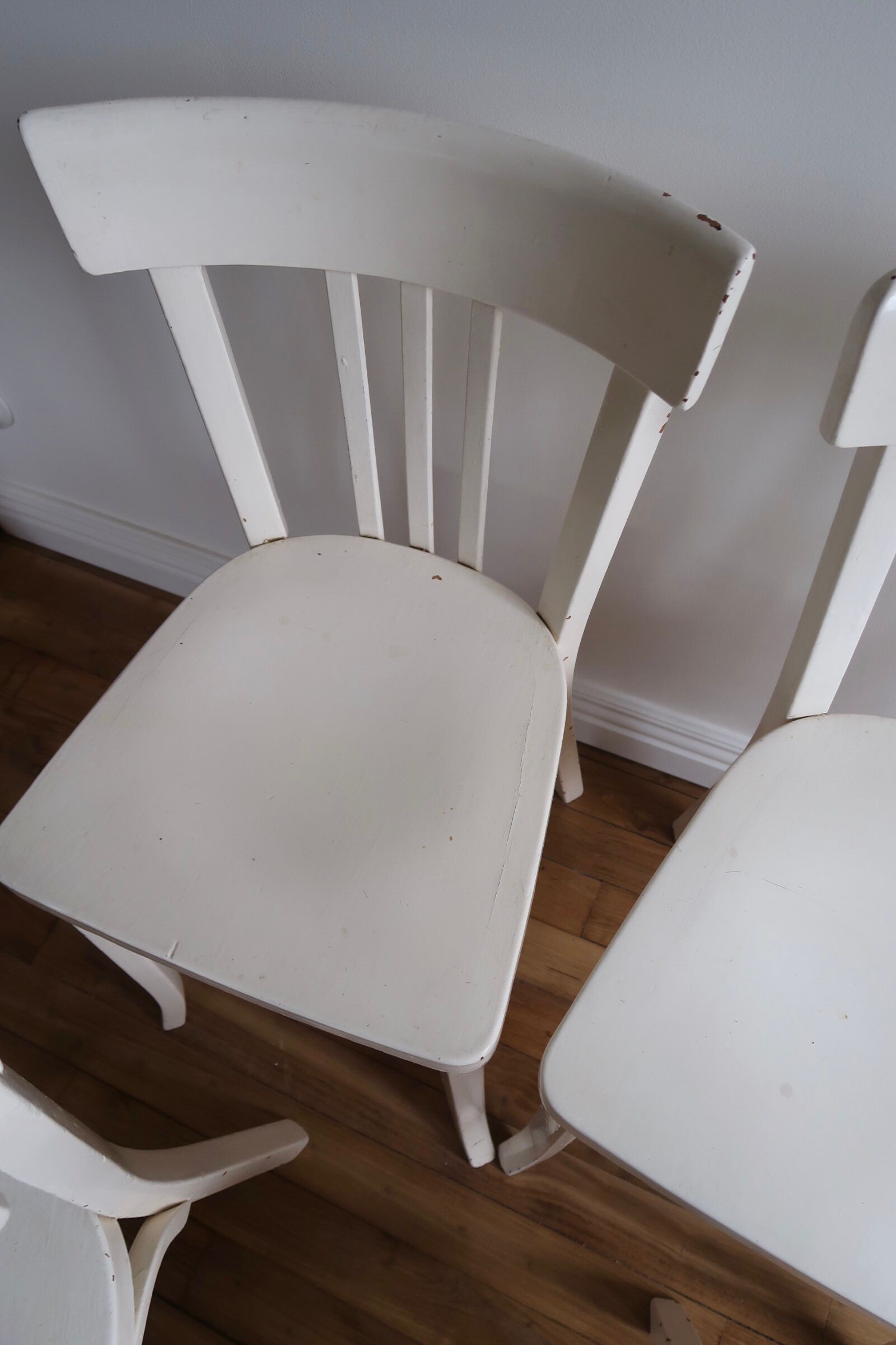 Set of 4 white wooden bistro chairs