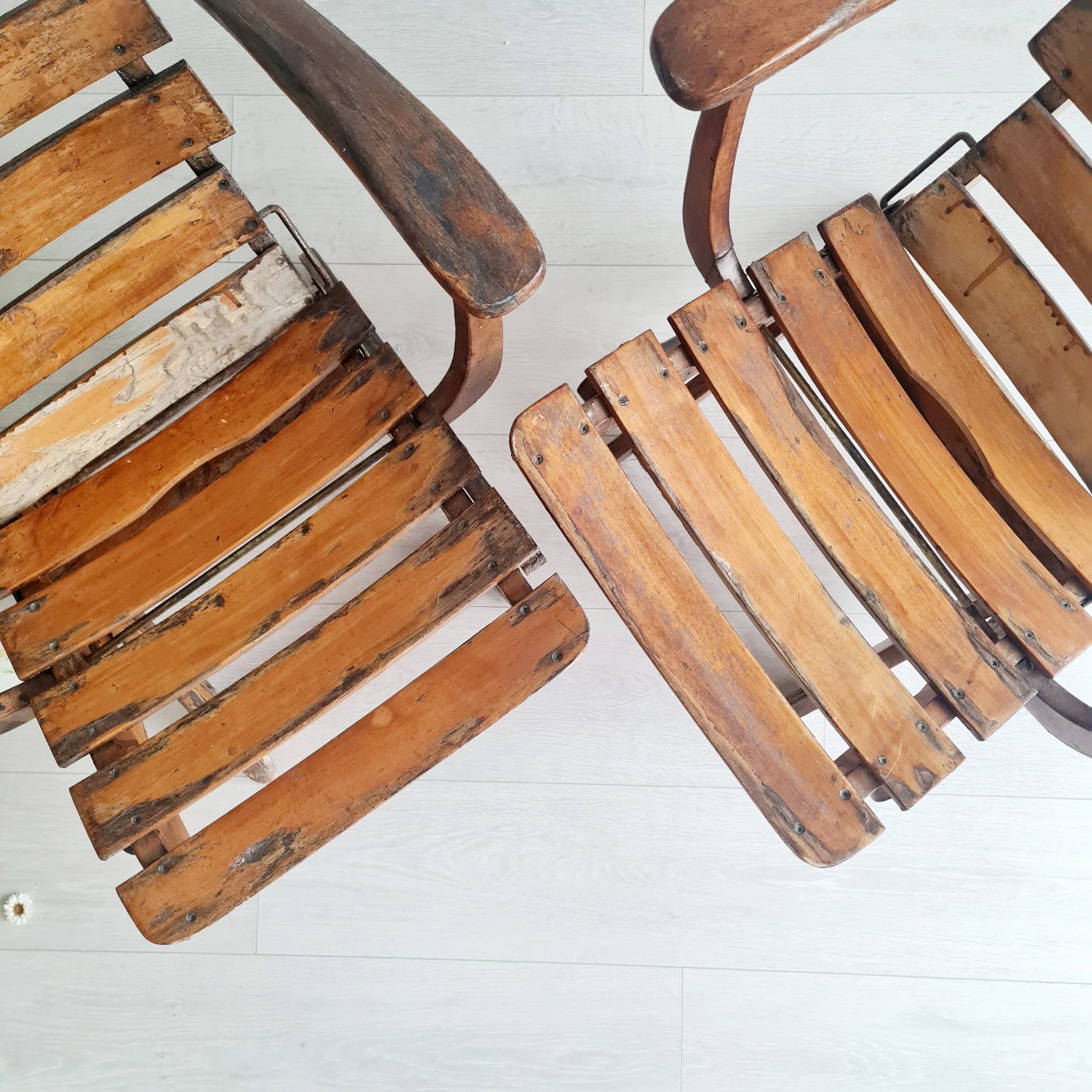 Pair of antique wooden deckchairs - Clairitex antique armchairs
