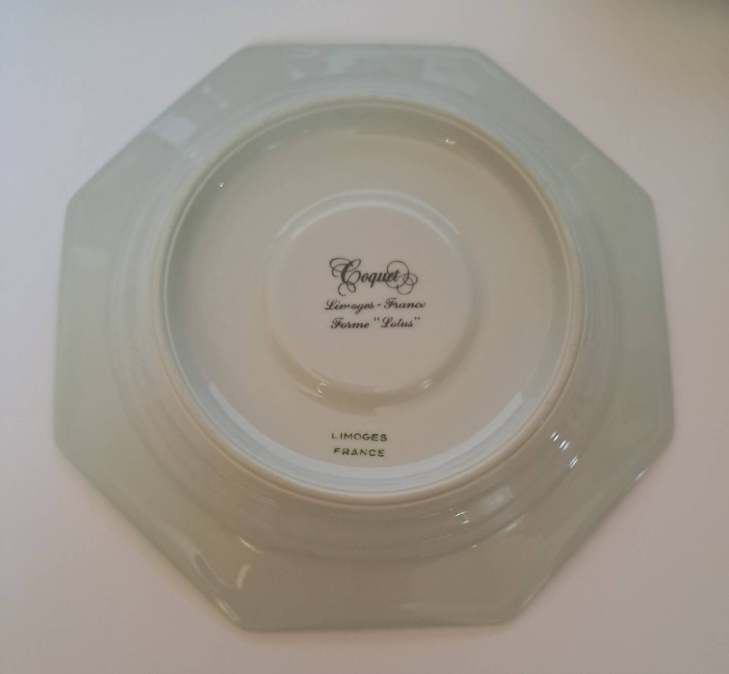 6 tasses et sous-tasses Limoges Coquet forme Lotus