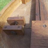 Extendable dining table