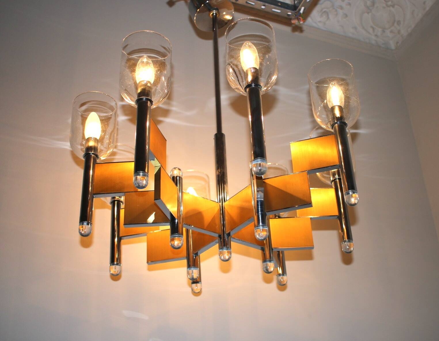 Italian 8-arm brass and glass chandelier by Sciolari, 1970s