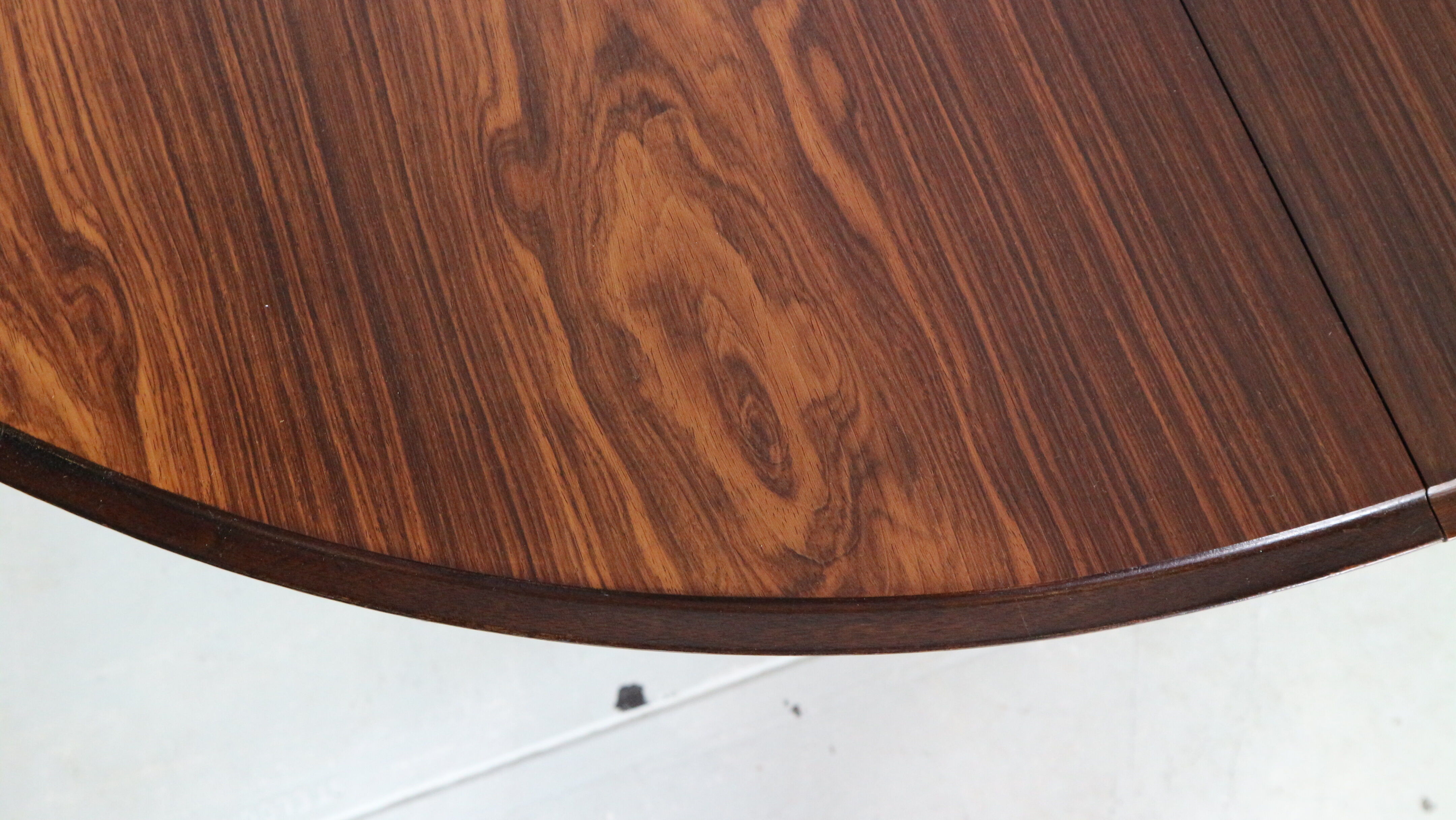 Scandinavian Modern Extendable Oval/Round Dinning Table, 1960, Denmark