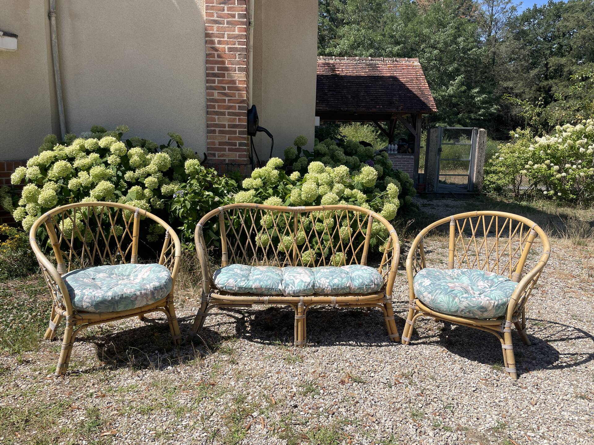 Rattan lounge