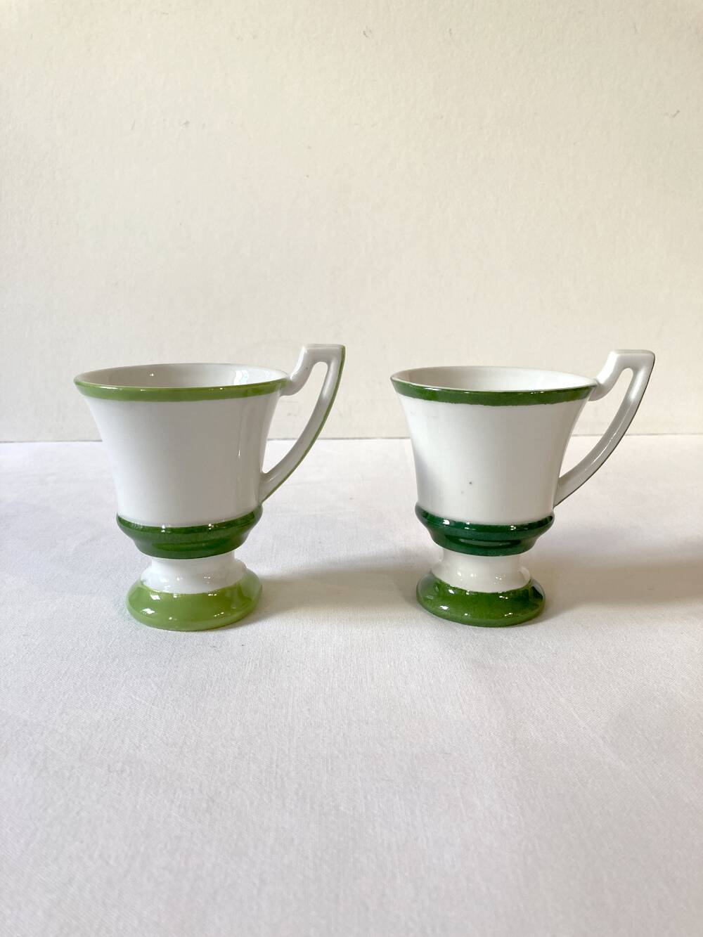 7 earthenware coffee cups of the brûlot type