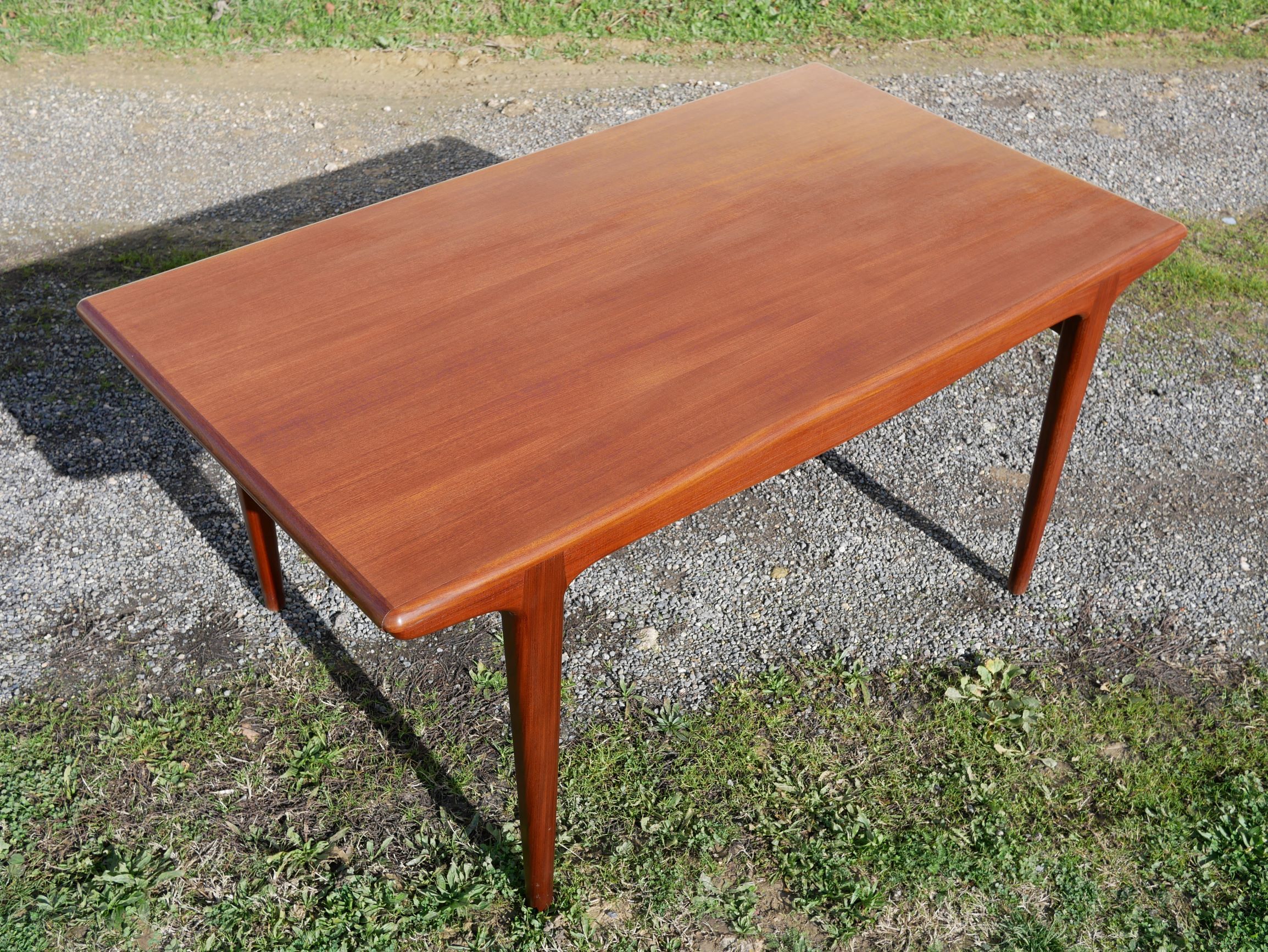 Table de repas scandinave en teck