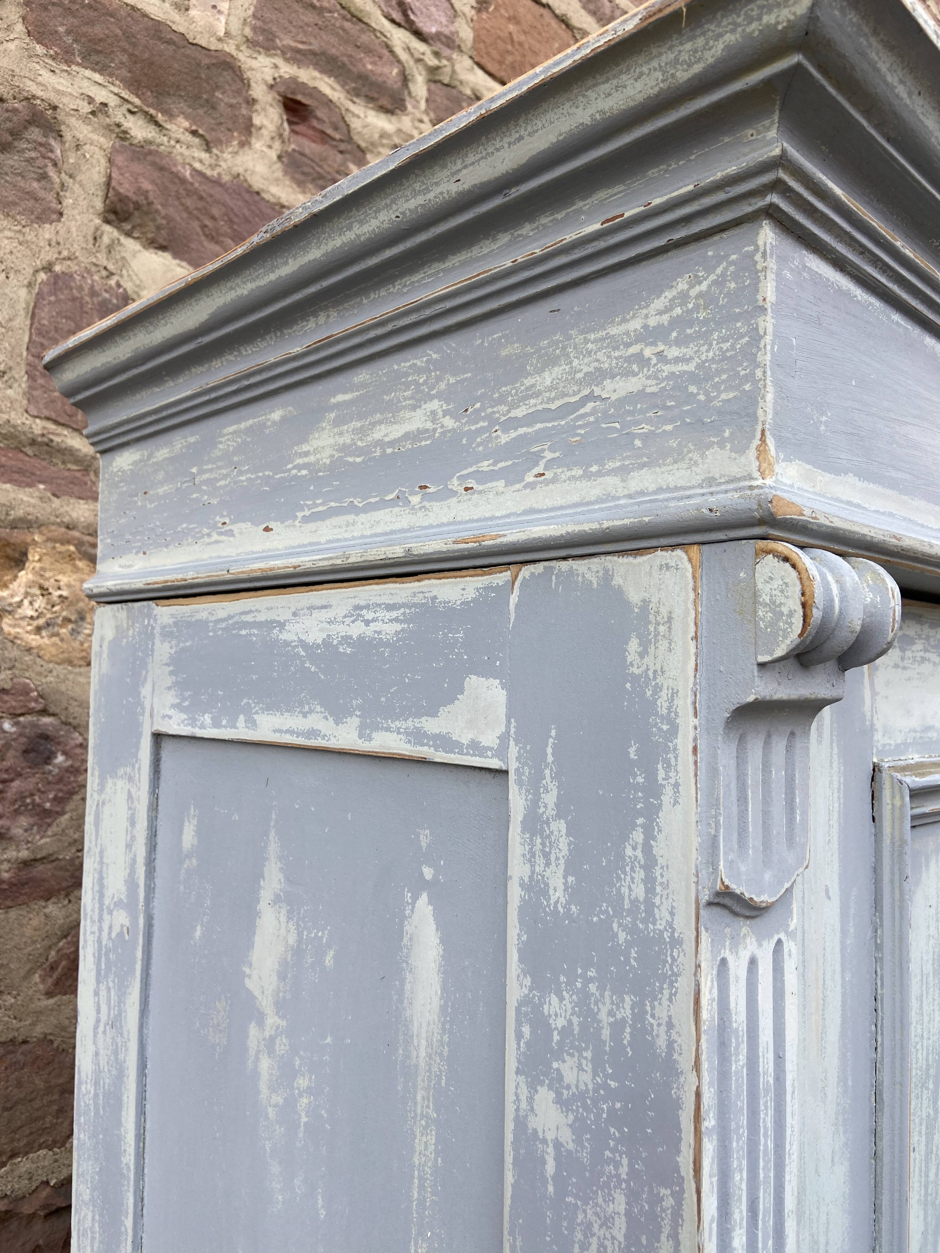 Rustic Alsatian cabinet late 19 Eme painted fir