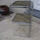 Table d'appoint chrome et verre fumé