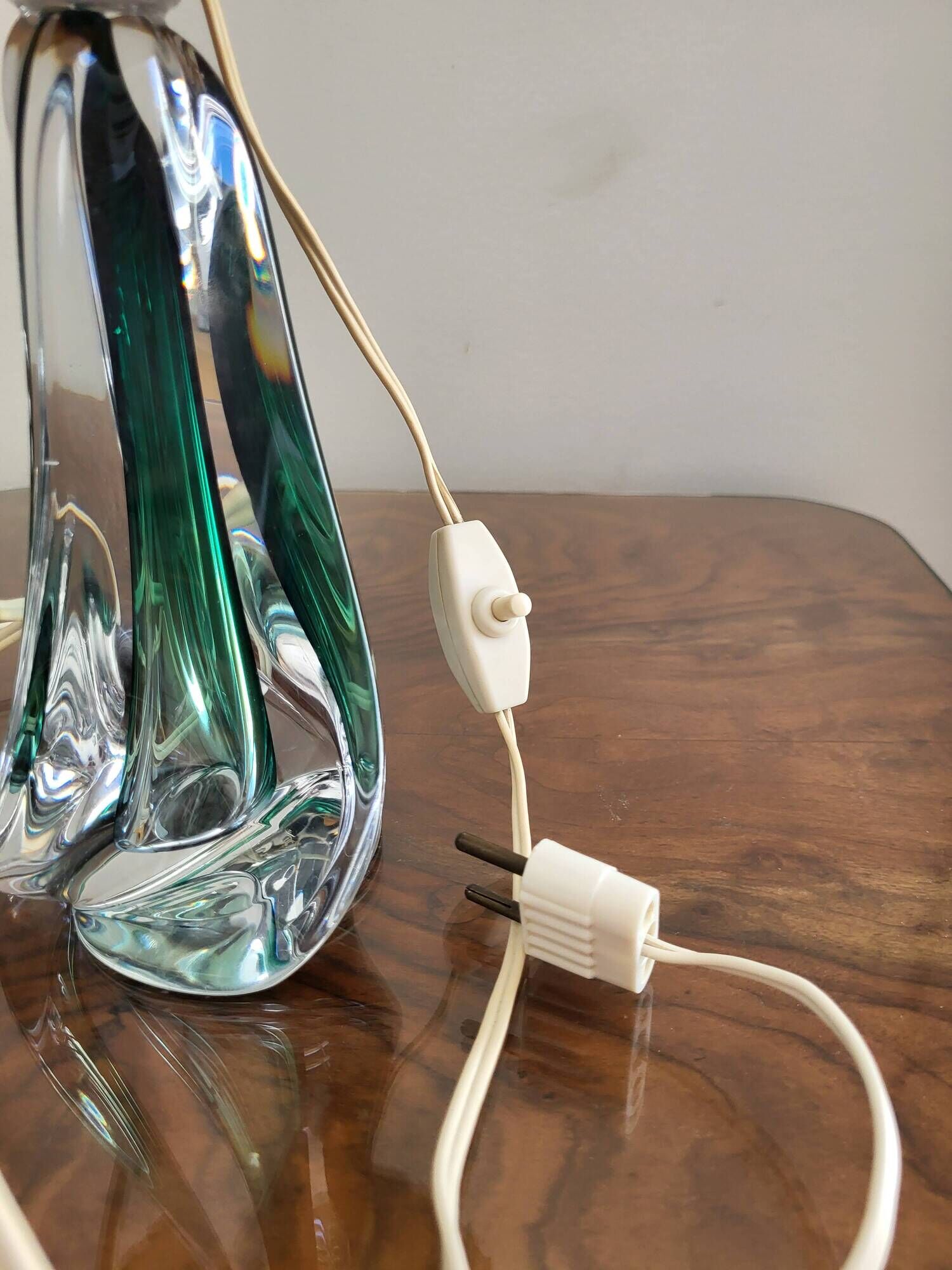 Lampe en cristal Val Saint Lambert à pied tourné, couleur verte, Belgique
