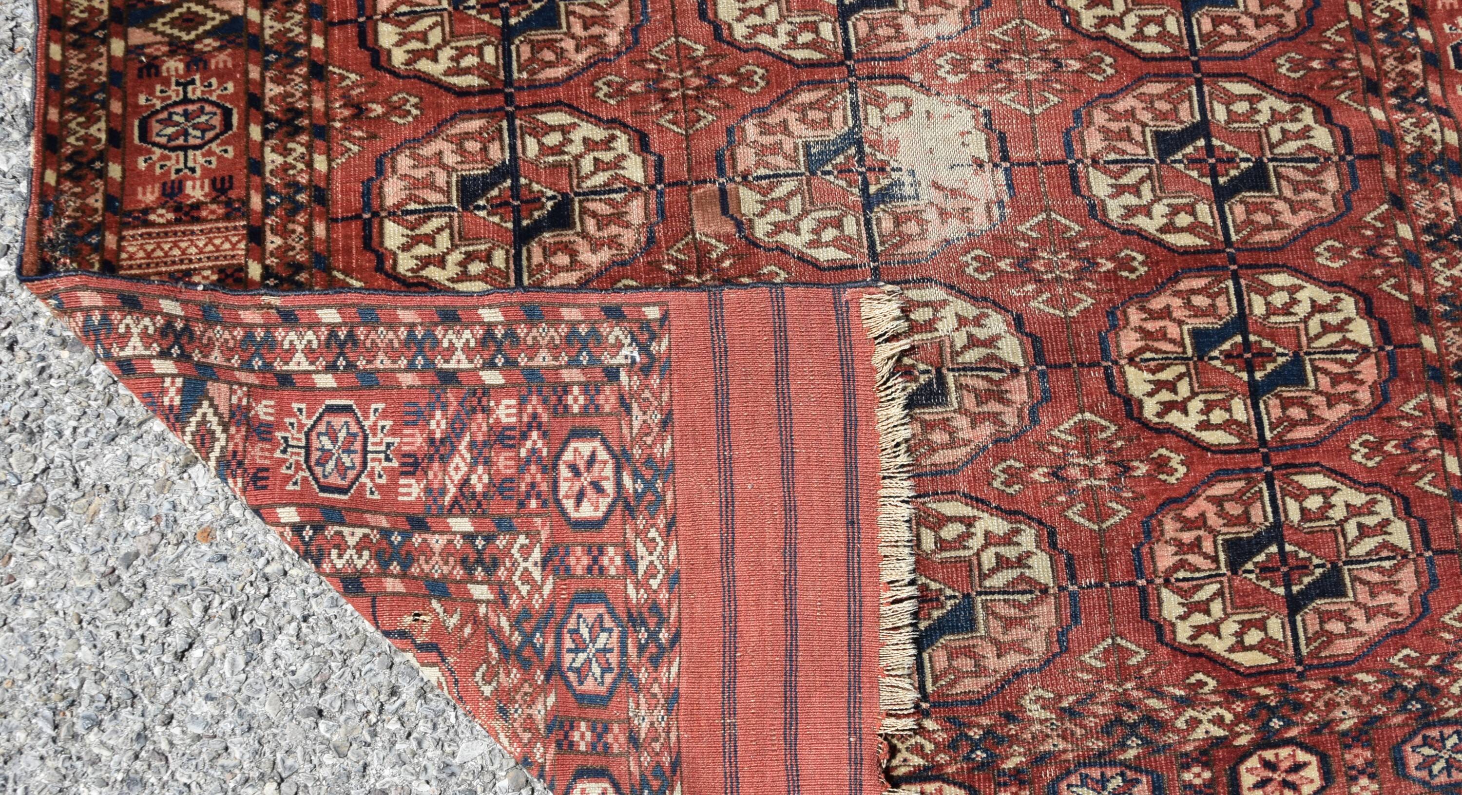 Antique Turkmen Bukhara rug: 0.95 x 1.10 meters