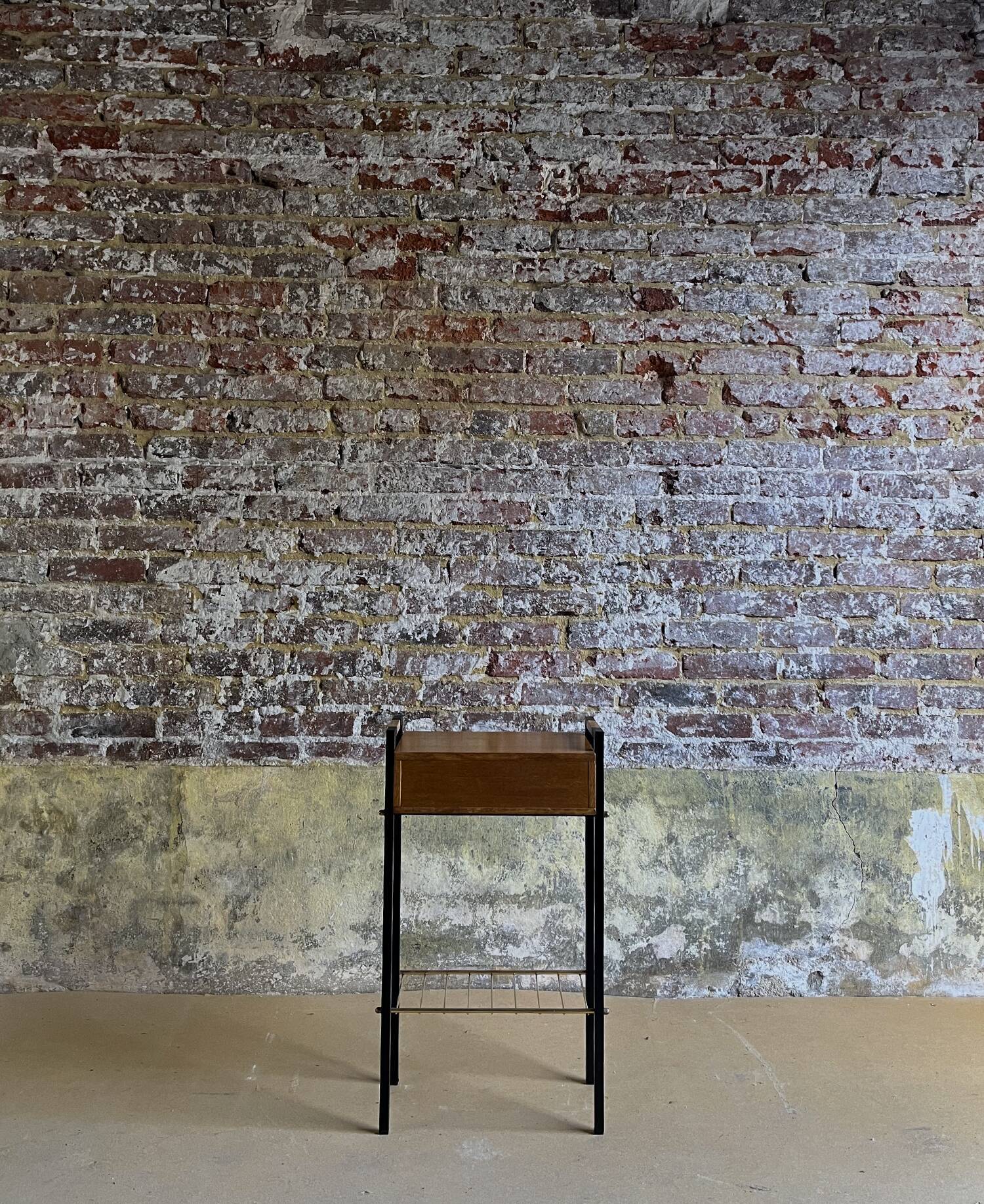 Pair of mid-century modern bedside tables
