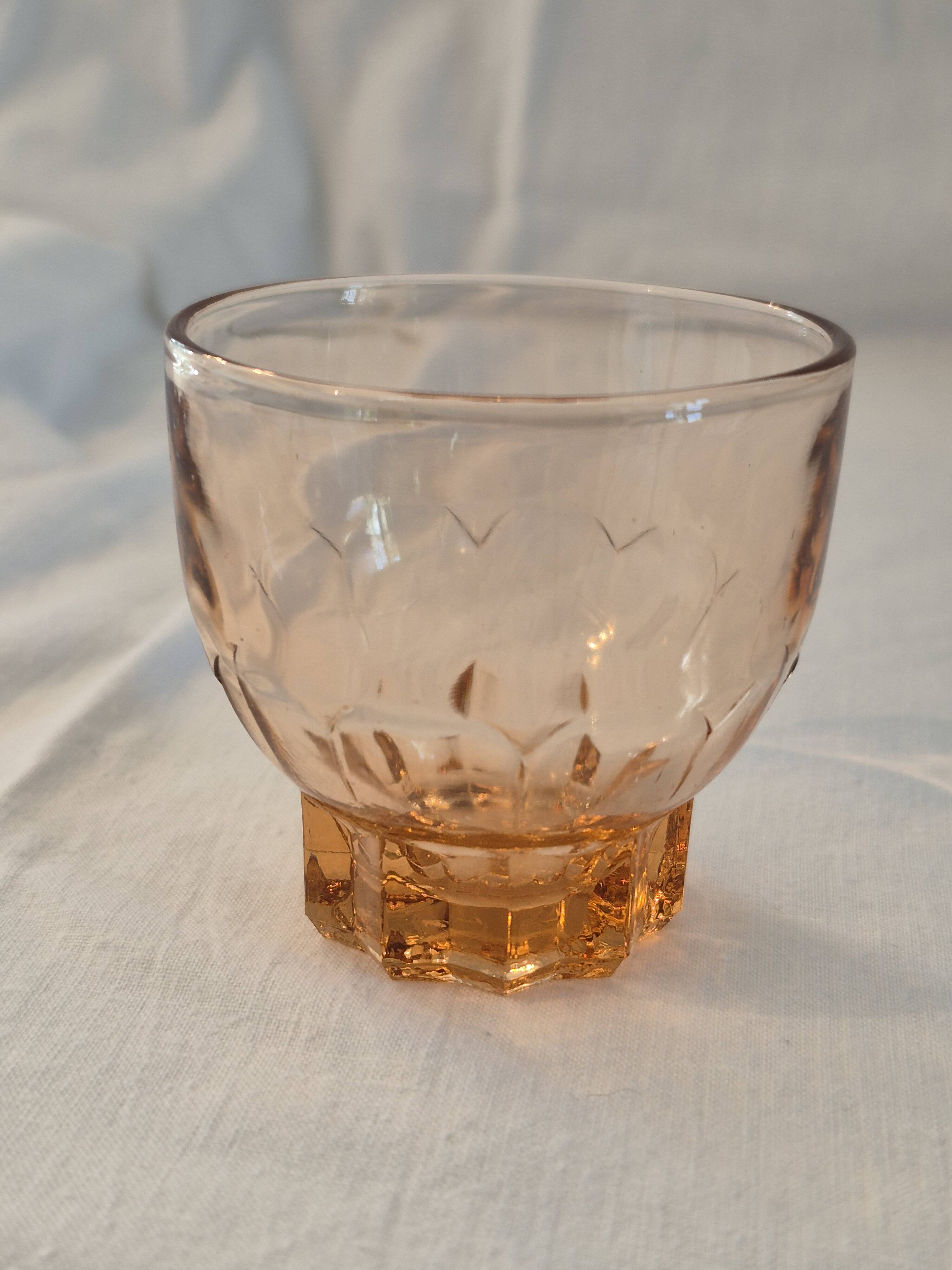 Service vintage en verre rose saumon – Carafe, 8 verres, et plateau Art Dec