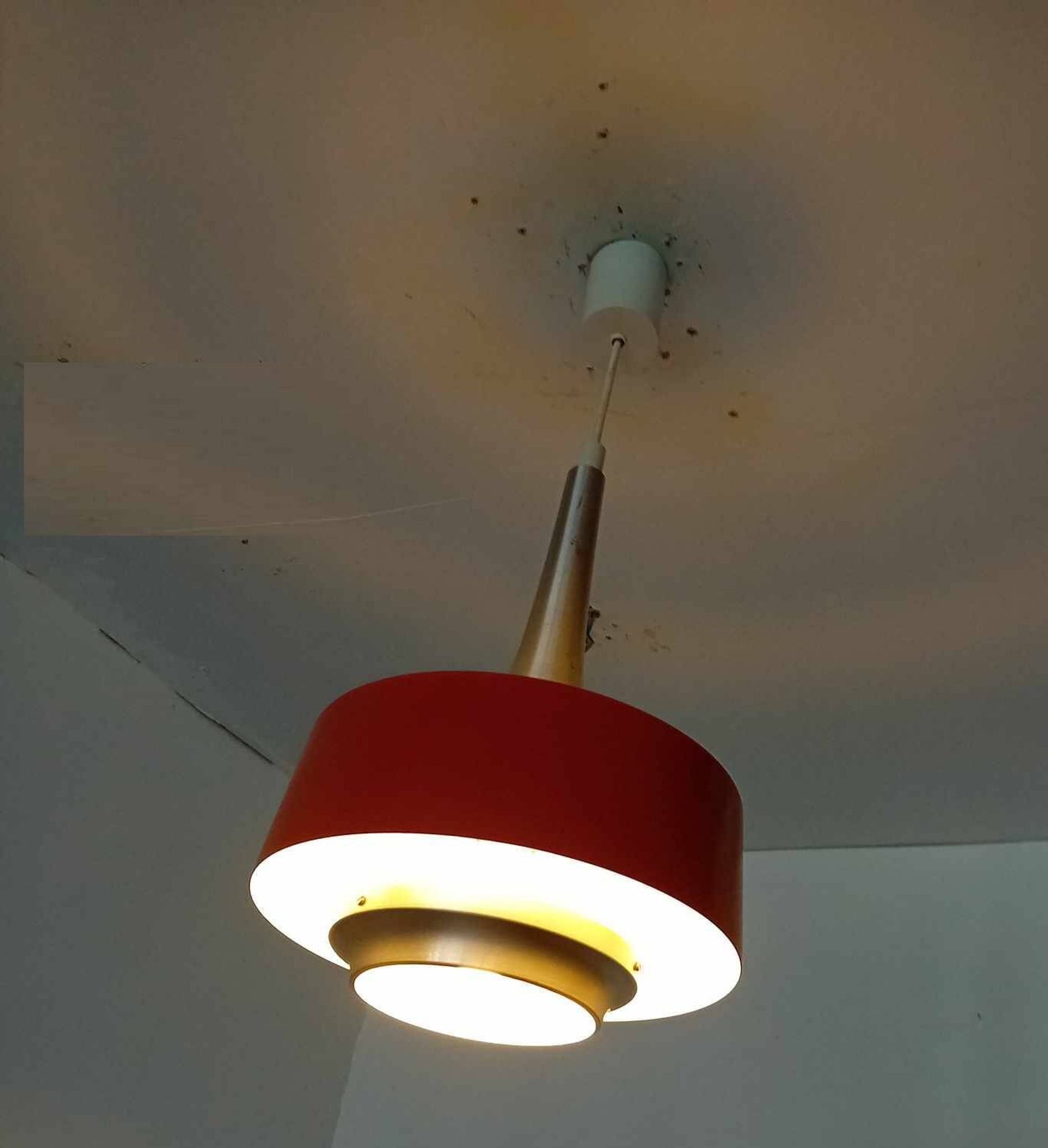 Suspension70's louis kalff pour philips éditeur