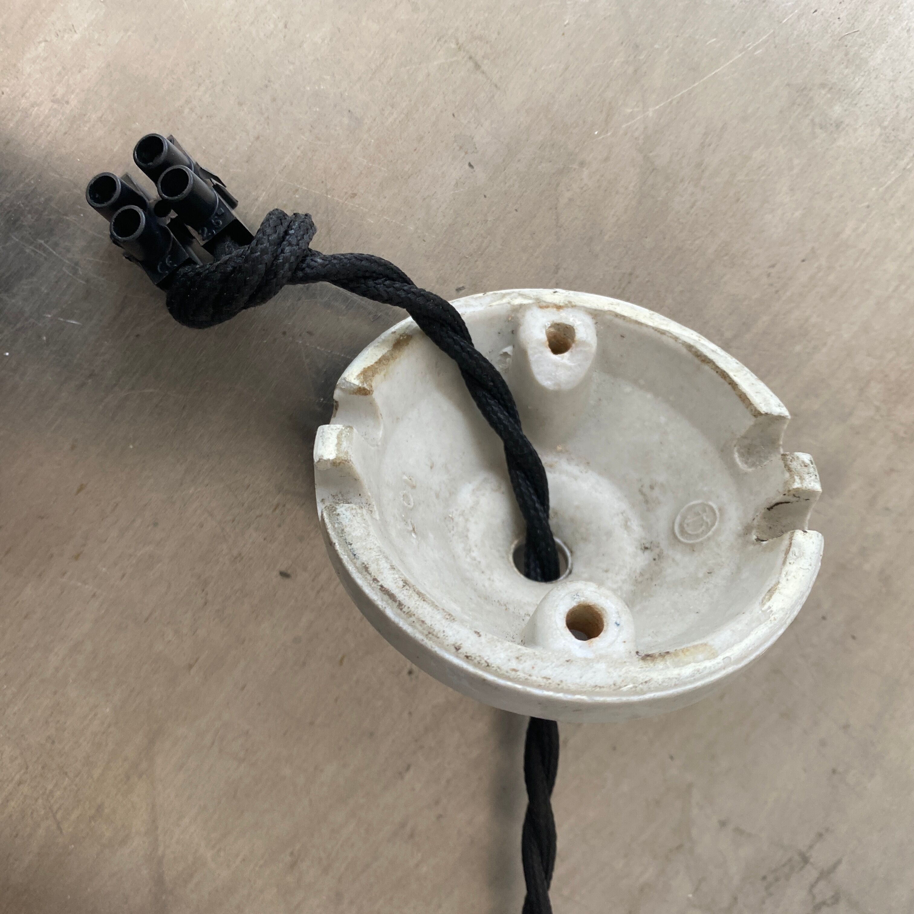 Lot 2 conical enamelled suspensions