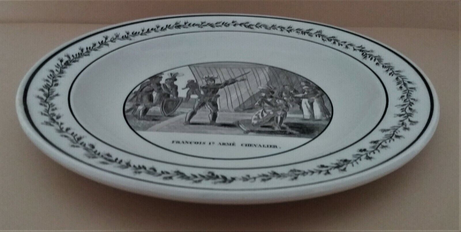 Earthenware plate Montereau 1825 hollow mark Mau N°8 François 1st knight