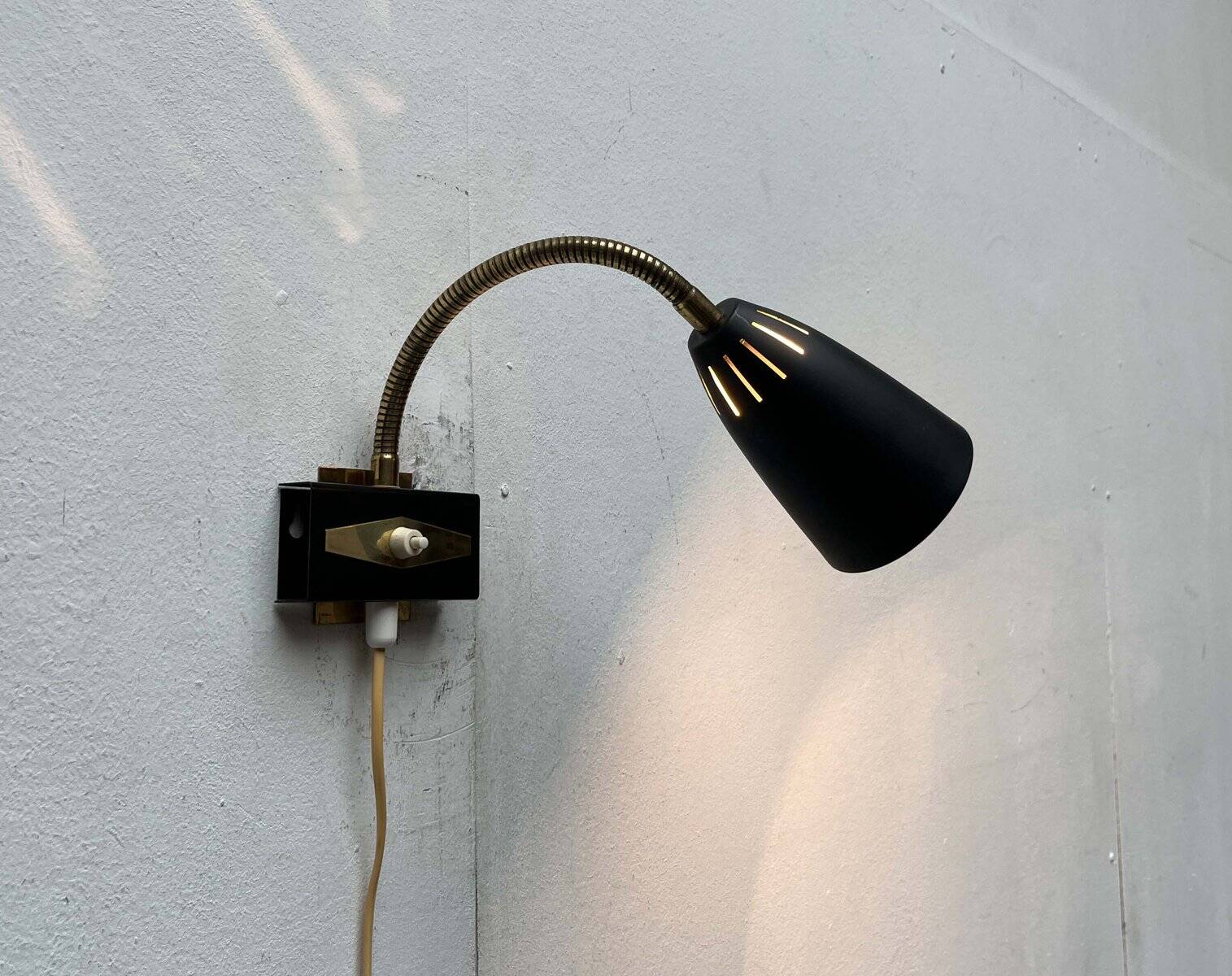 Modern mid-century wall lamp with a swan neck by Aris, Finland, 1950s