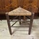 Série de 3 tabourets tripodes bois et paille