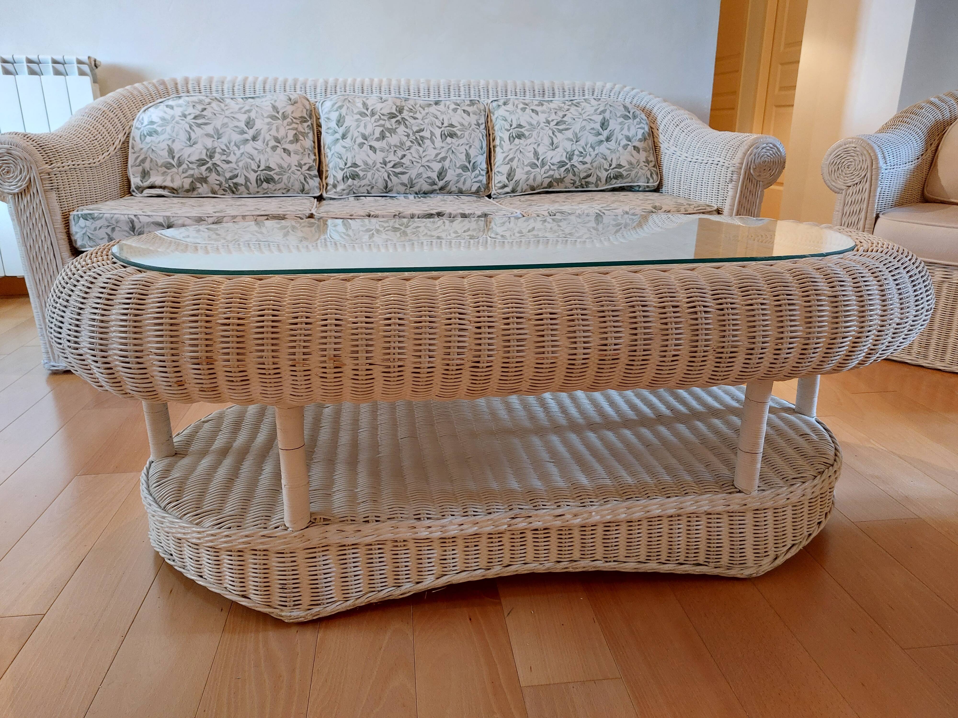 Salon de jardin en osier vintage