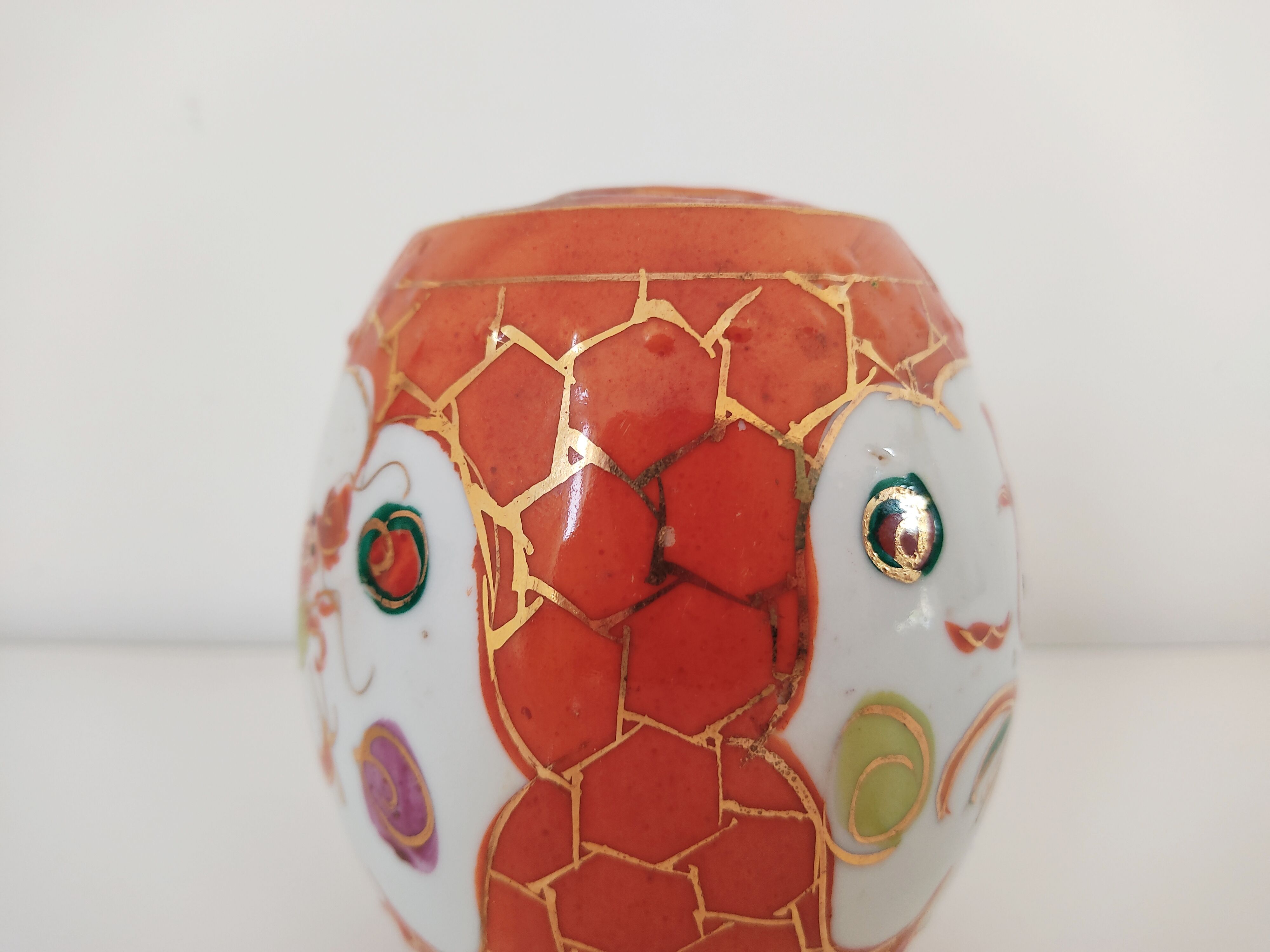 Hand-painted chinese covered pot