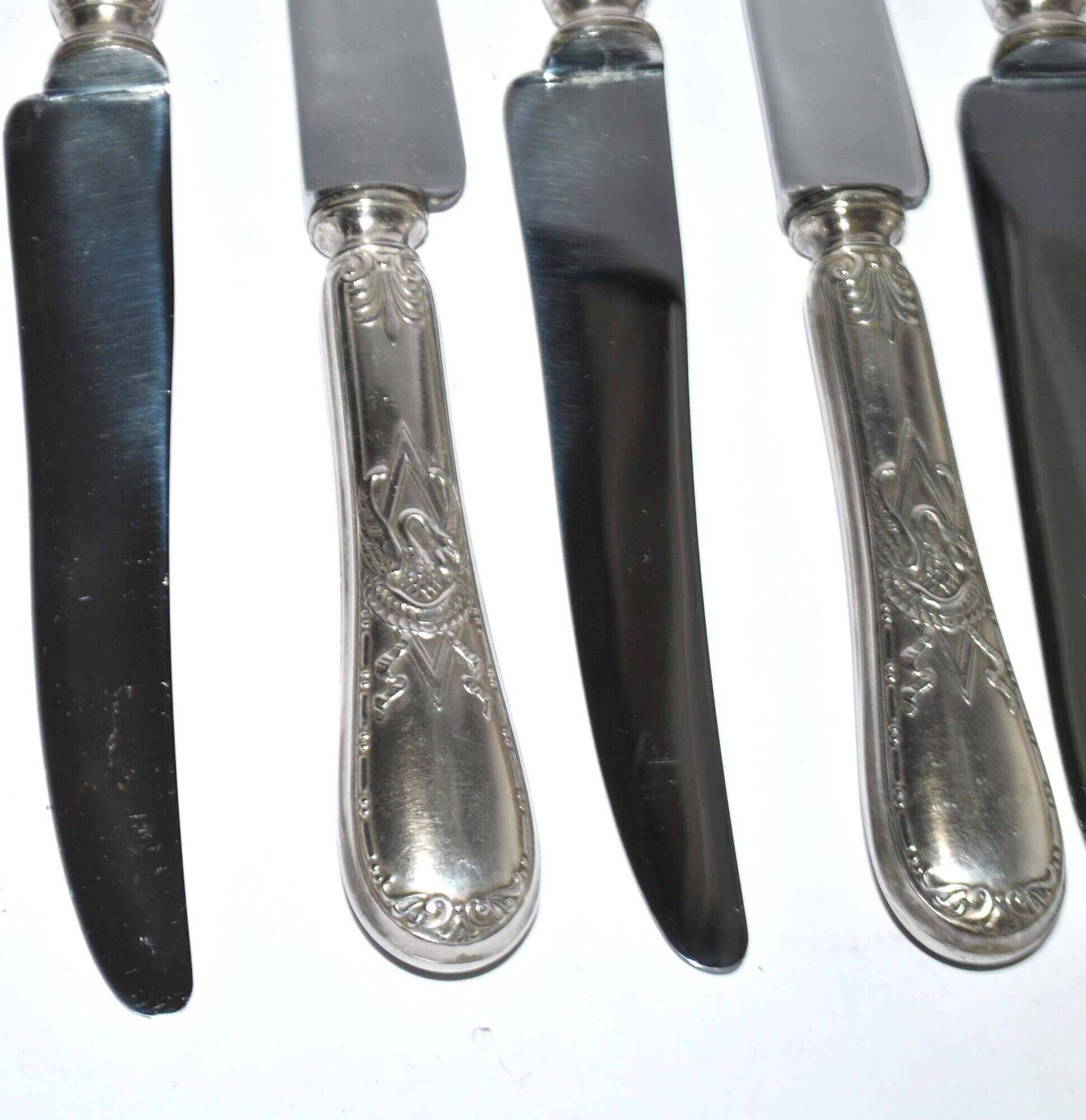 Set of 12 Napoleon Empire table knives - 19th century diamond swan decoration.
