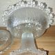 Bonbonnière sur pied en verre moulé – Décor texturé vintage