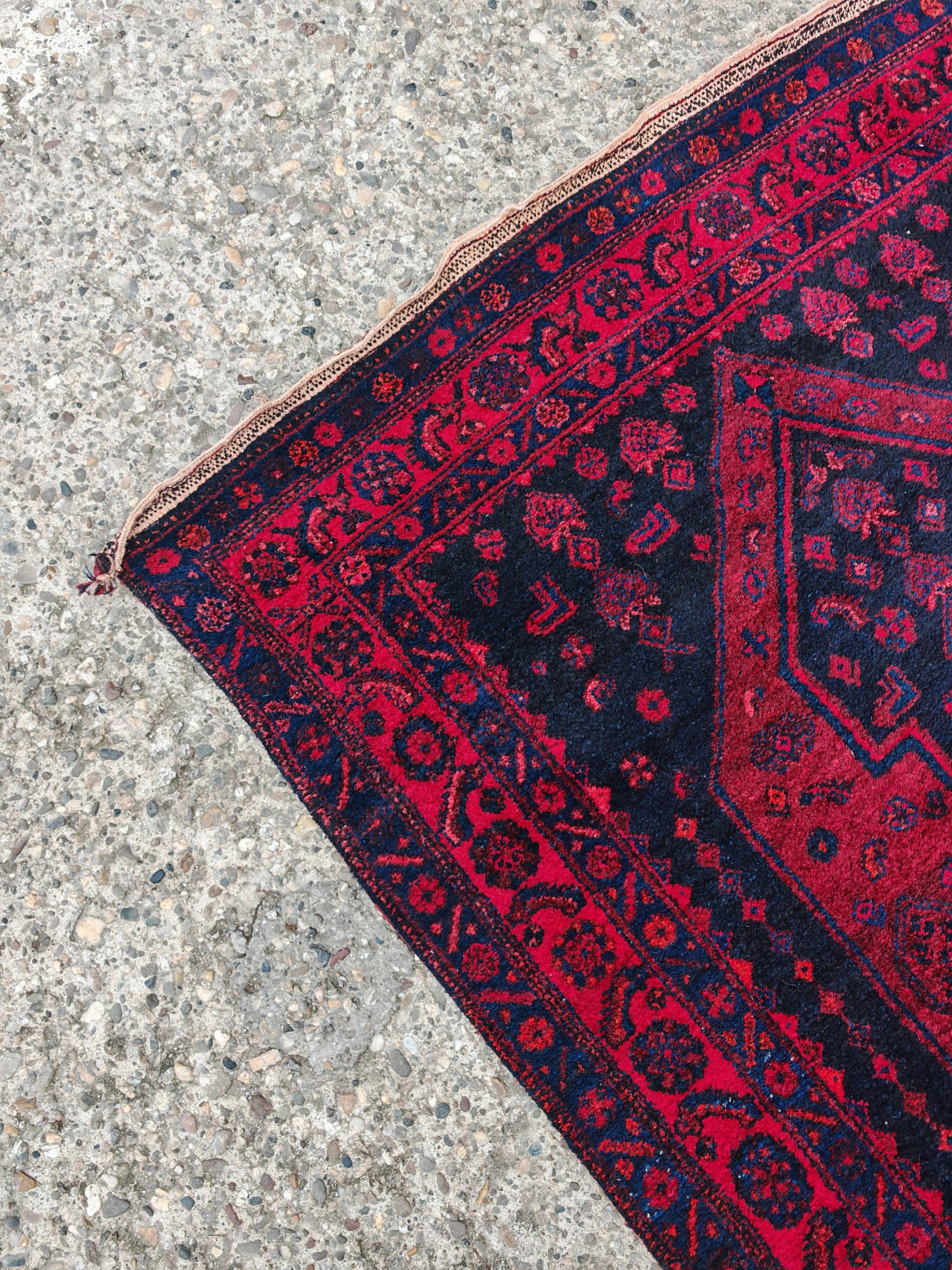 Koliay vintage hand-knotted rug, natural dyes, 1940s.