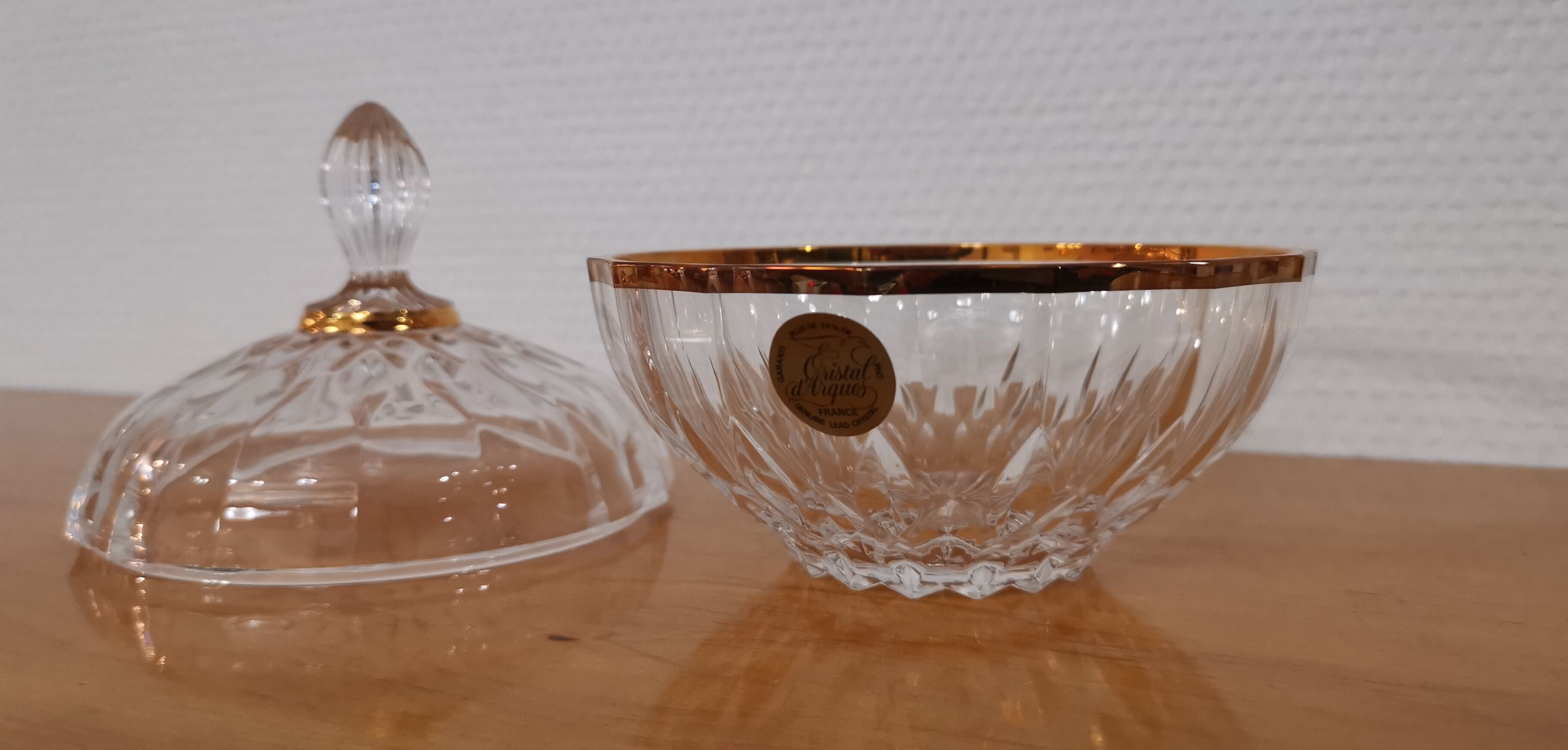 Sweetening or candy box crystal of Arques