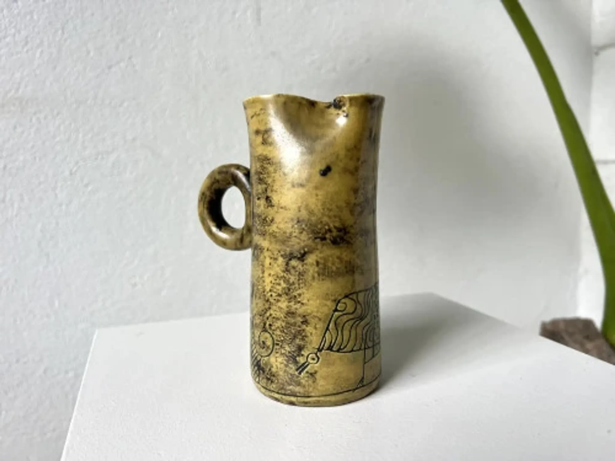 Jacques Blin: Yellow glazed ceramic jug