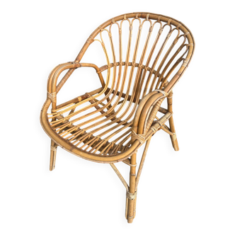 Basket chair in rattan