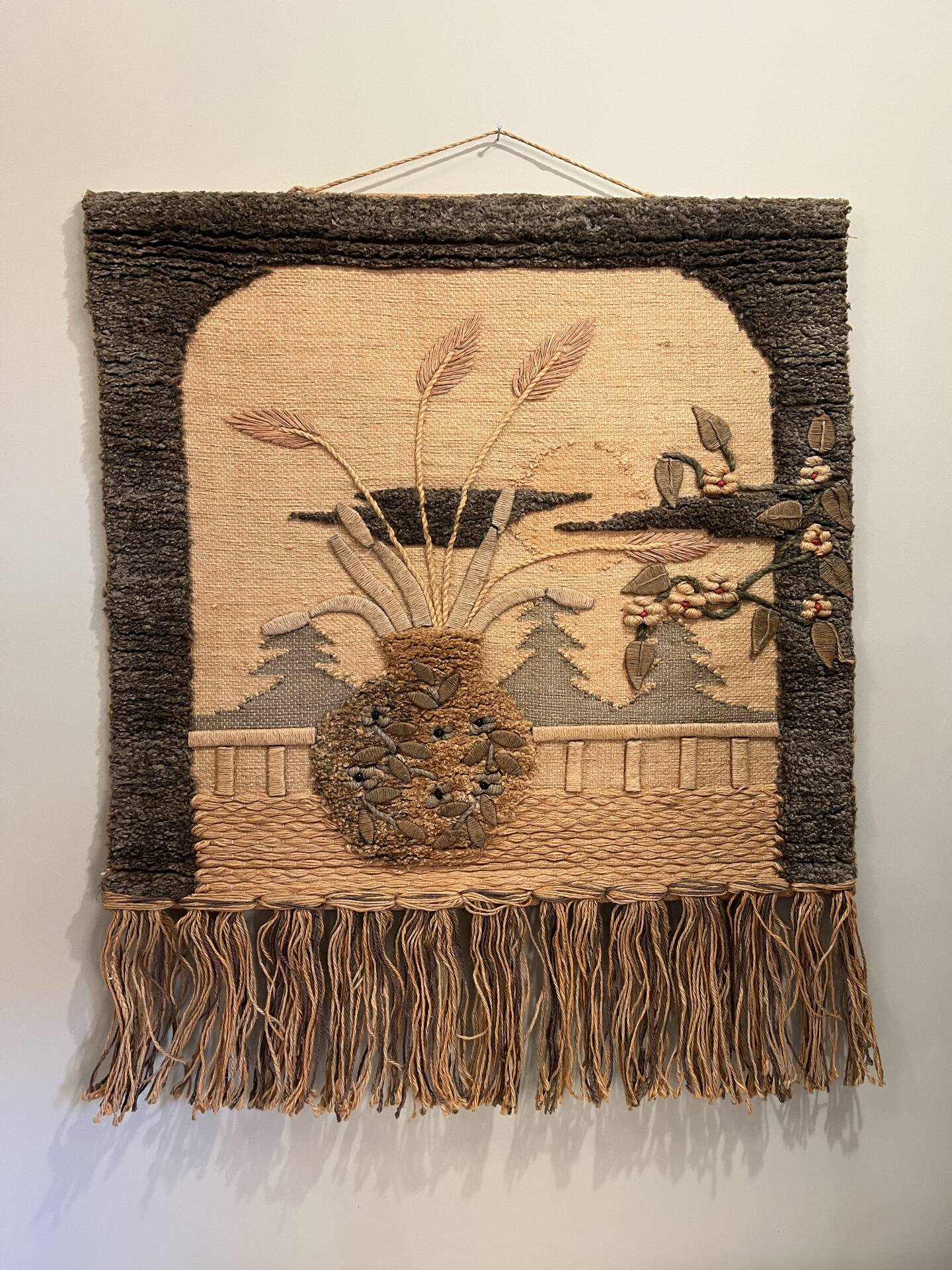 Tapisserie artisanale – Composition florale bohème