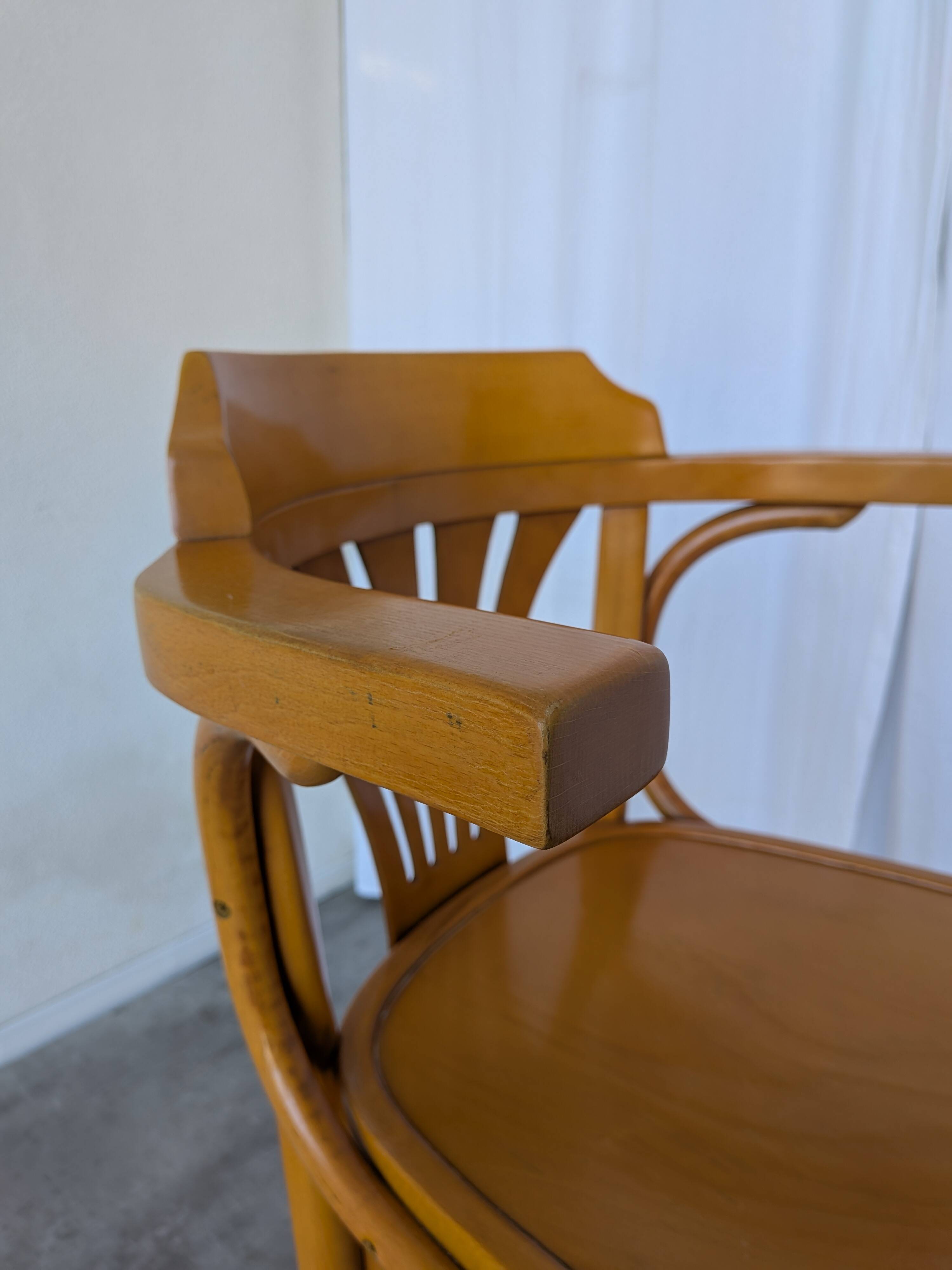 Vintage Bentwood Bar Chair with Armrests, Mid-Century Pub Stool Thonet styl
