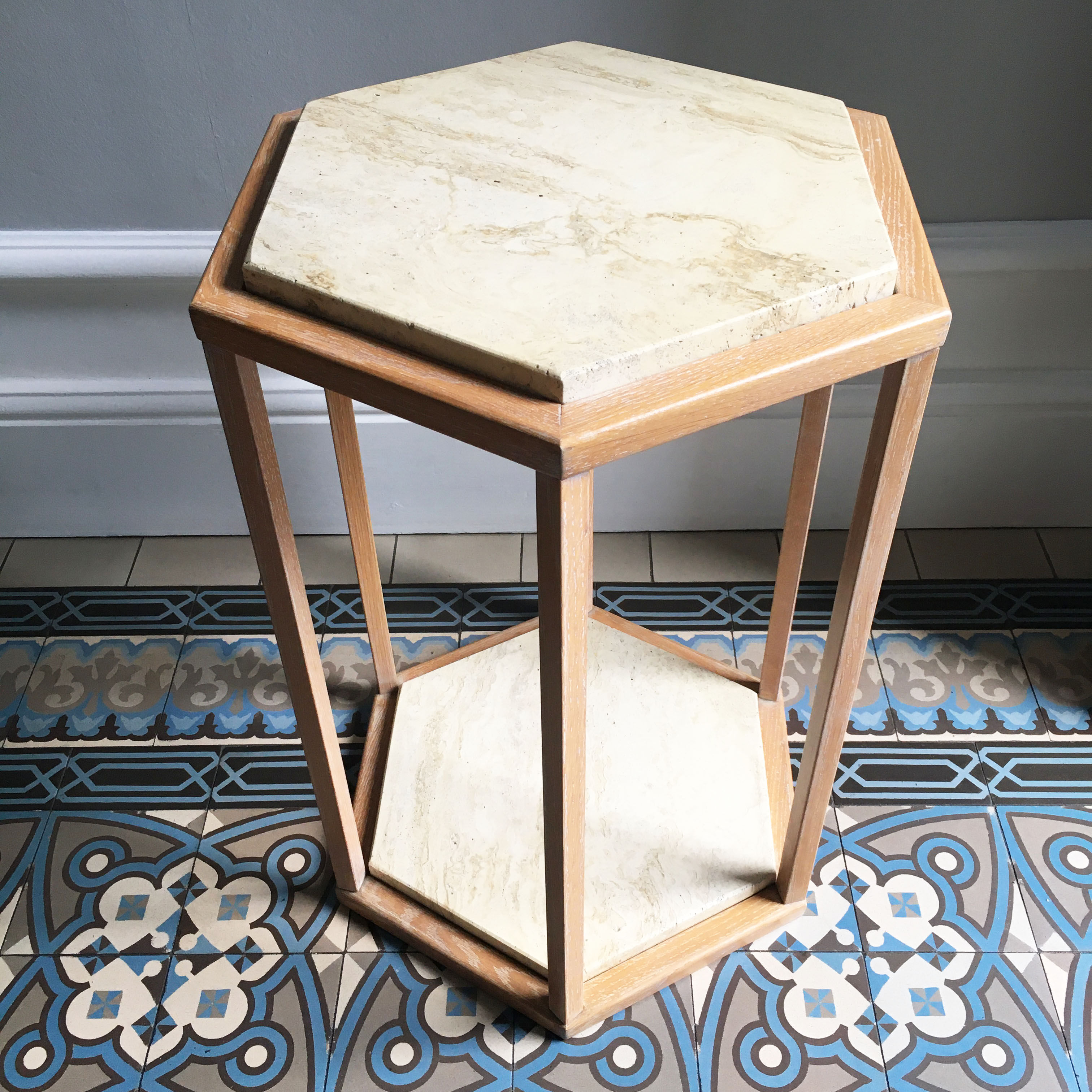Side table or harness in travertine 1970