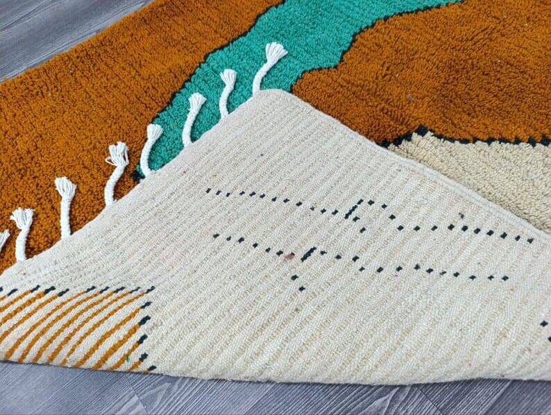 Handmade traditional pure wool rug, size 250 x 250 cm