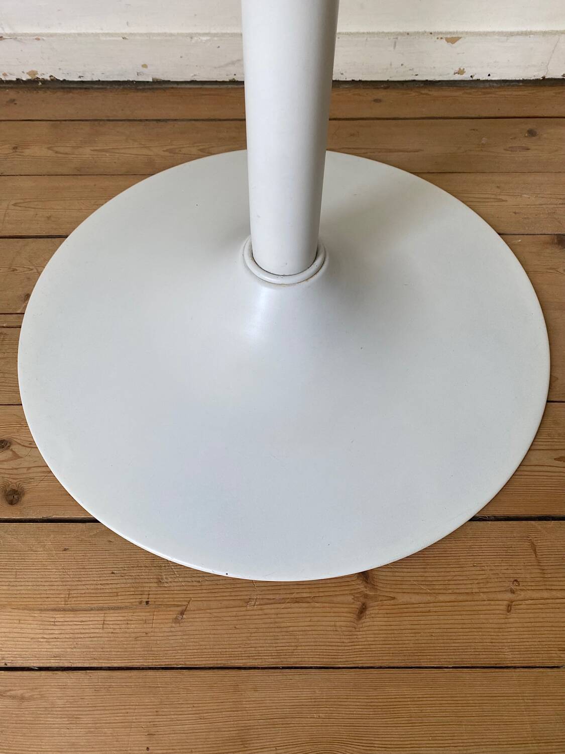 Space age 70s swivel tulip foot chairs