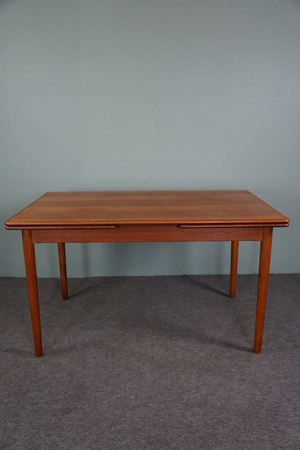 Set of 6 chairs and dining table Niels Otto Møller