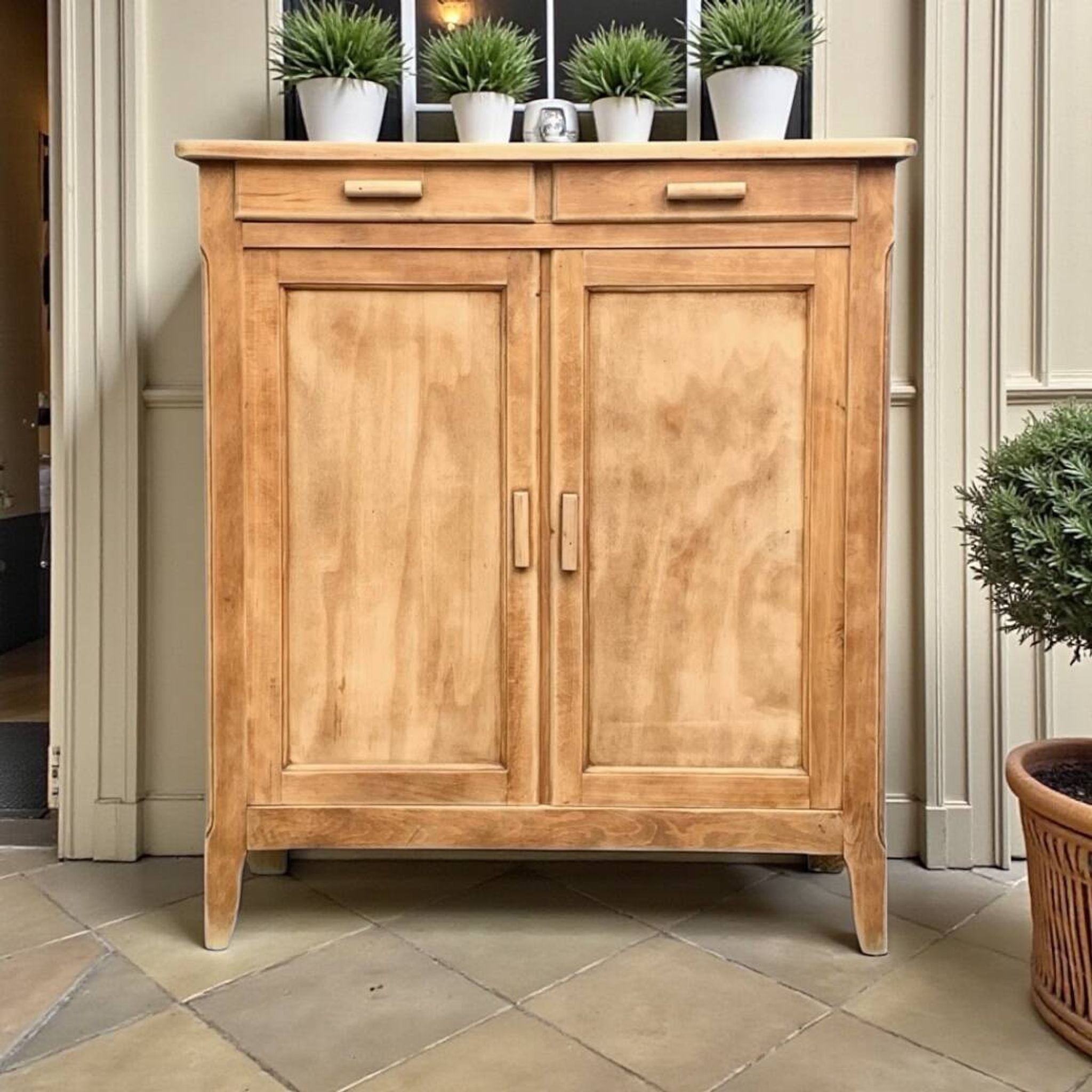 Rustic Parisian buffet 1940 H100