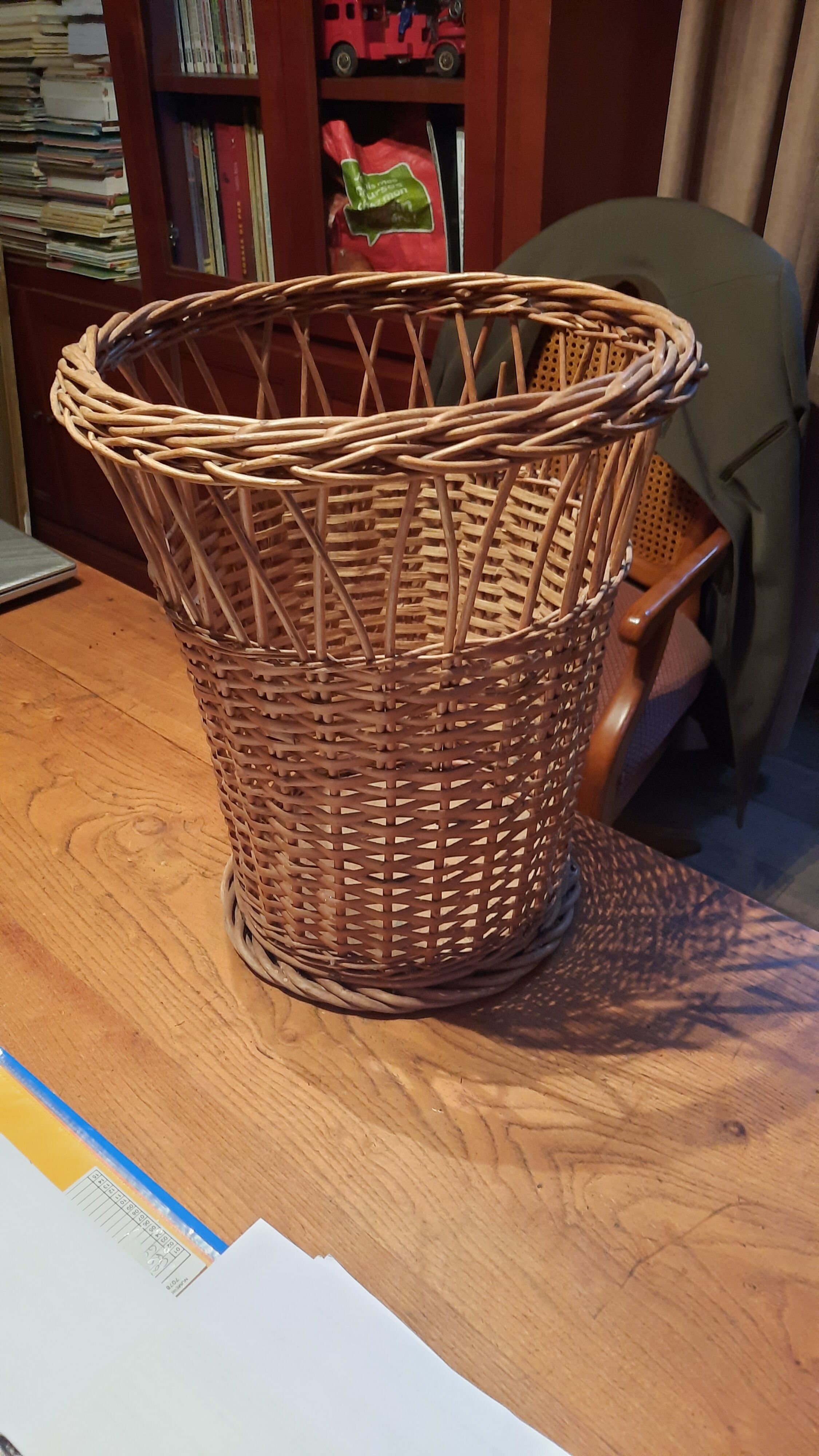 Wicker paper basket