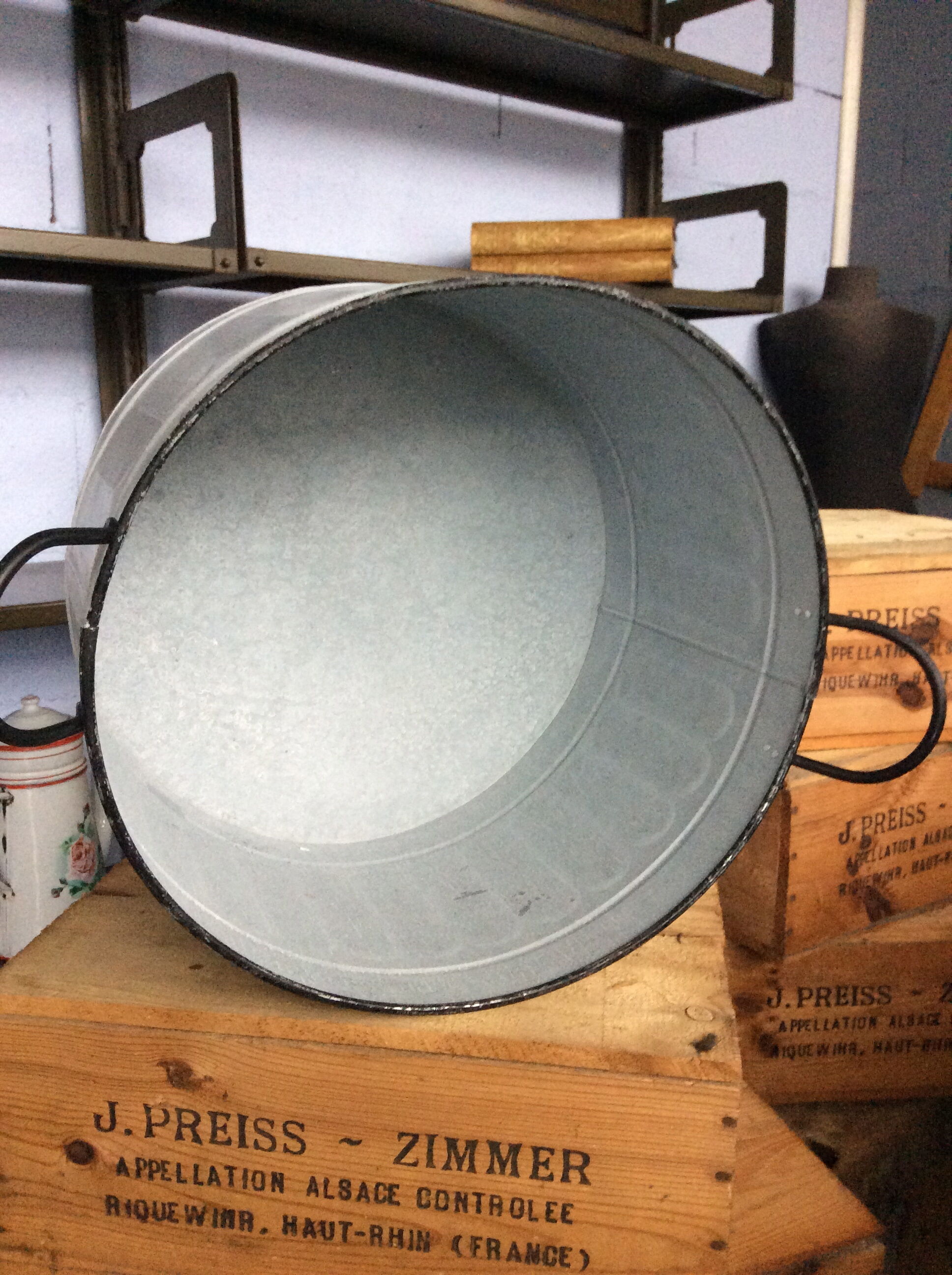 Zinc washtub metal basin