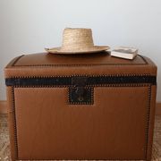 Malle bombée en bois et simili cuir vintage