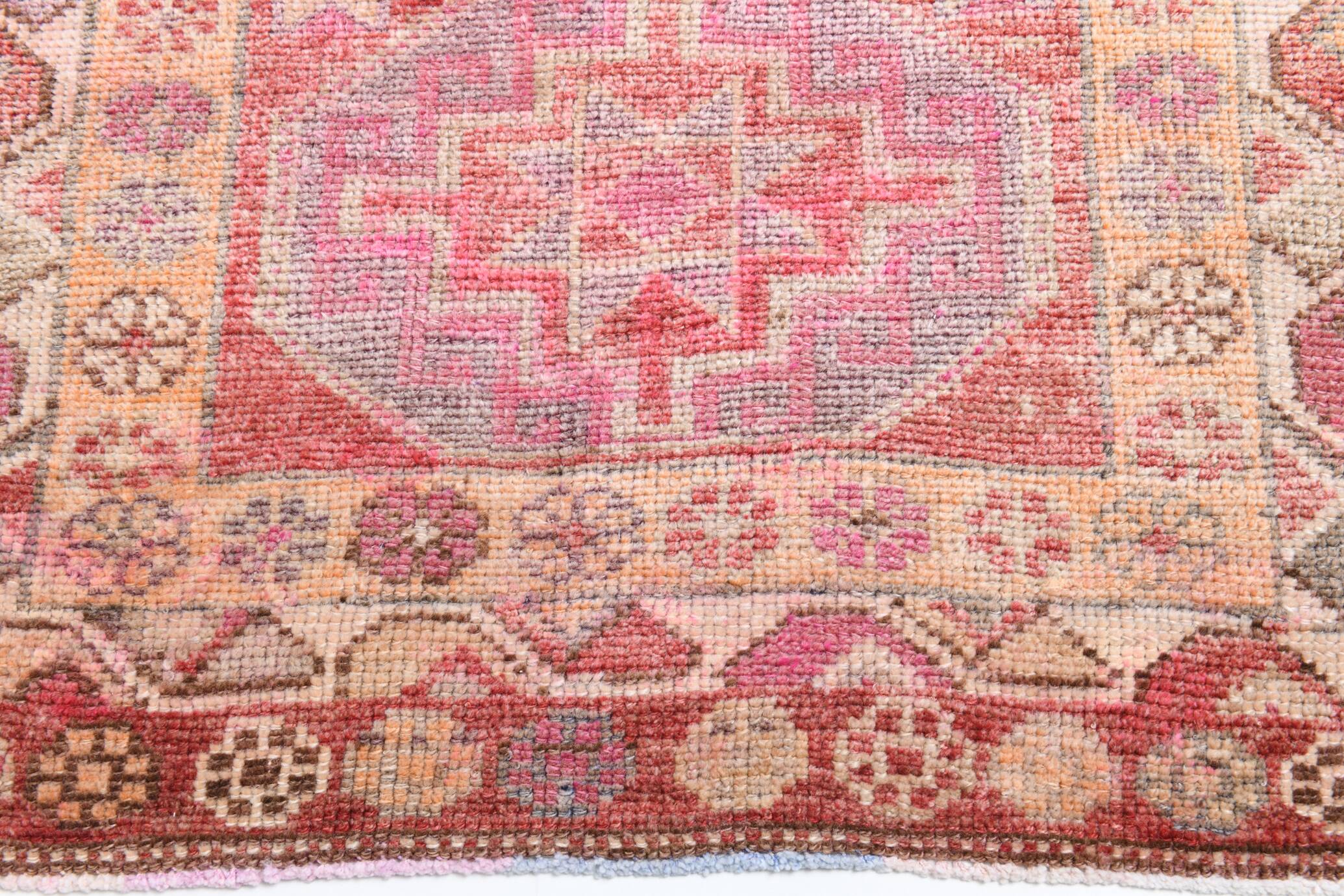 Red & Pink Super Soft Vintage Runner Rug, 91x346Cm