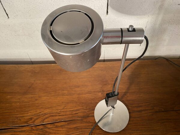 Lampe de bureau rise and fall de peter nelson et ronald home pour conelight