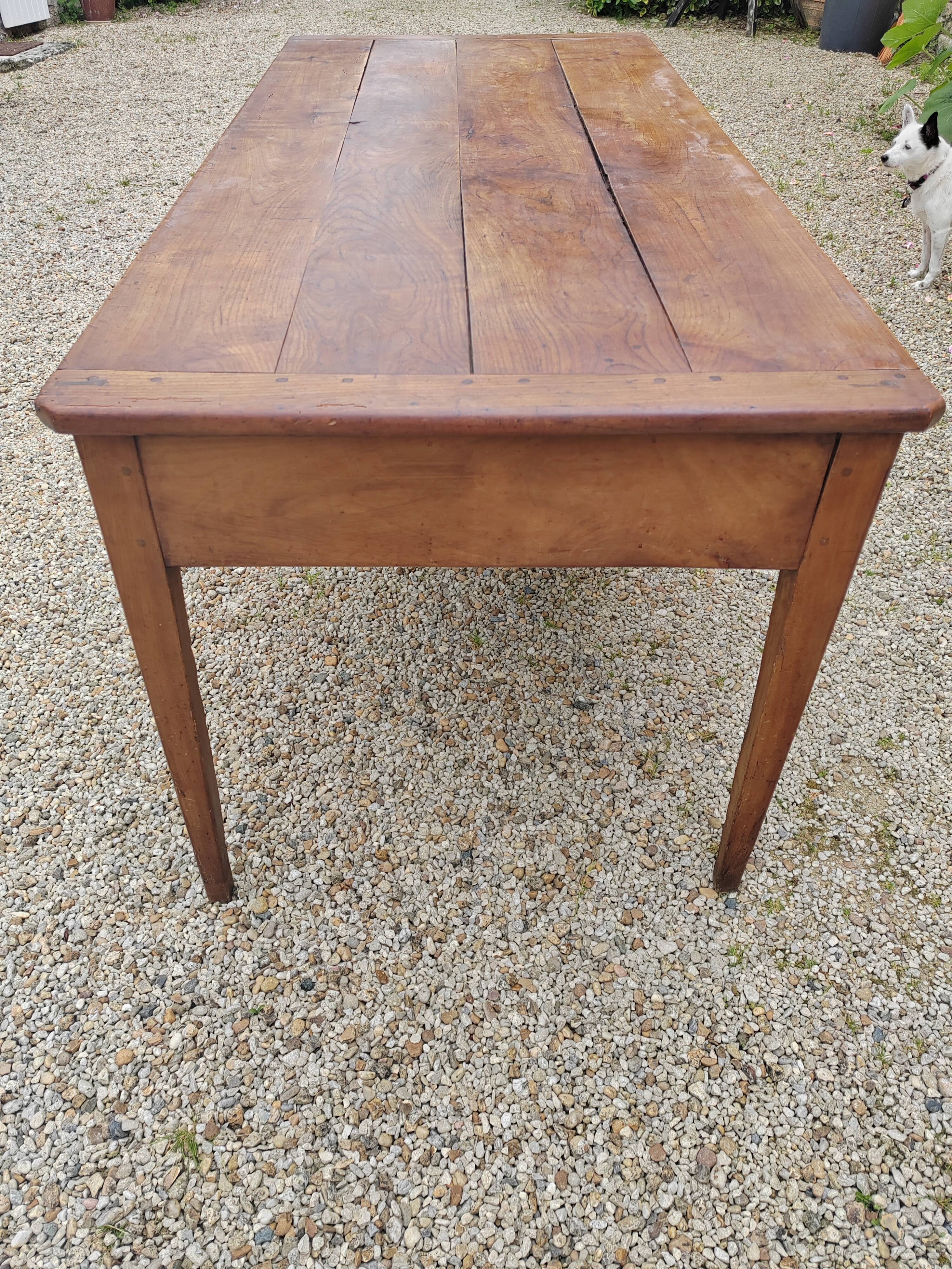 Table de ferme et 8 chaises