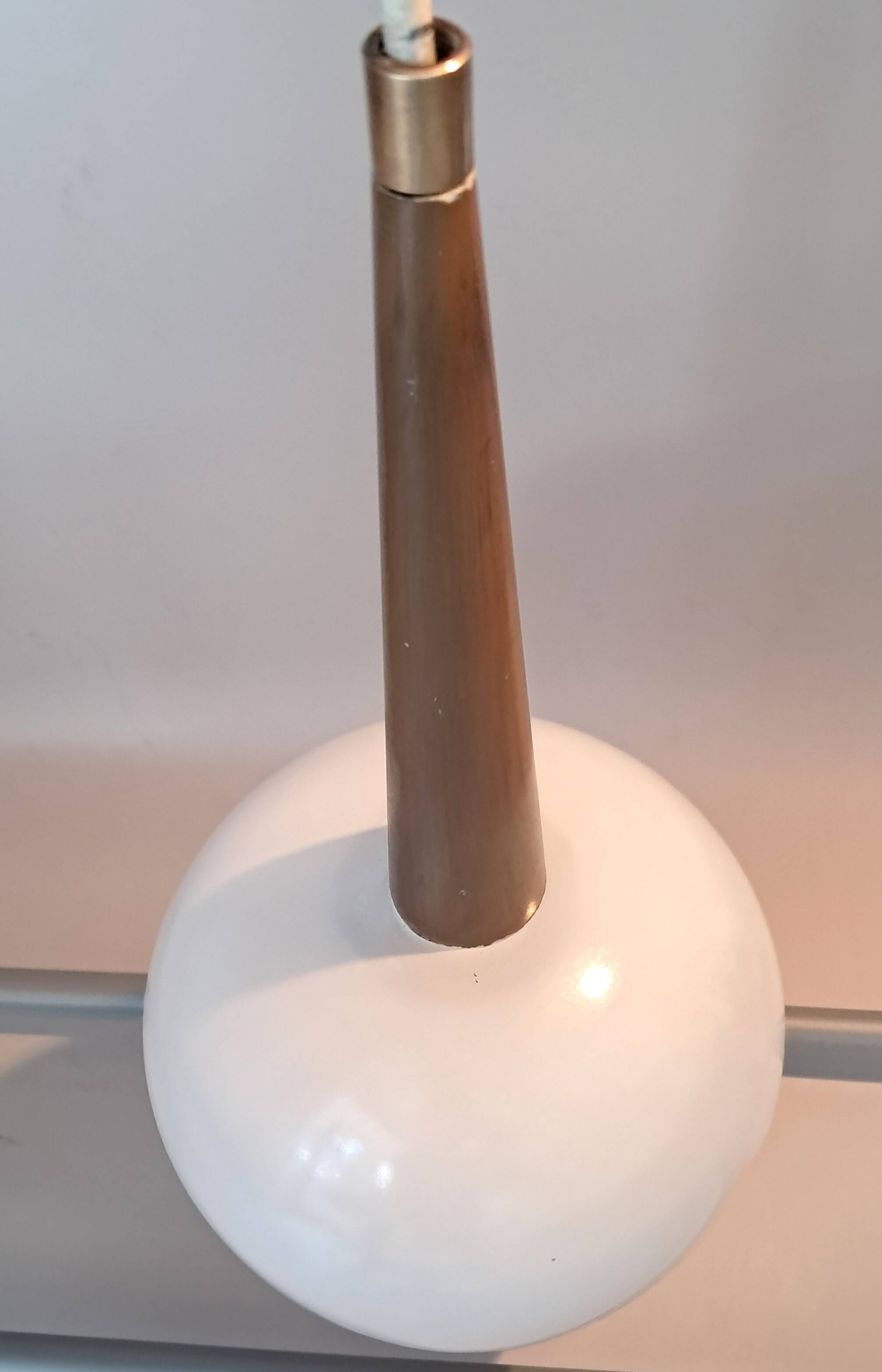 Suspension Louis Kalff  teck et opaline blanche 1950/1960.