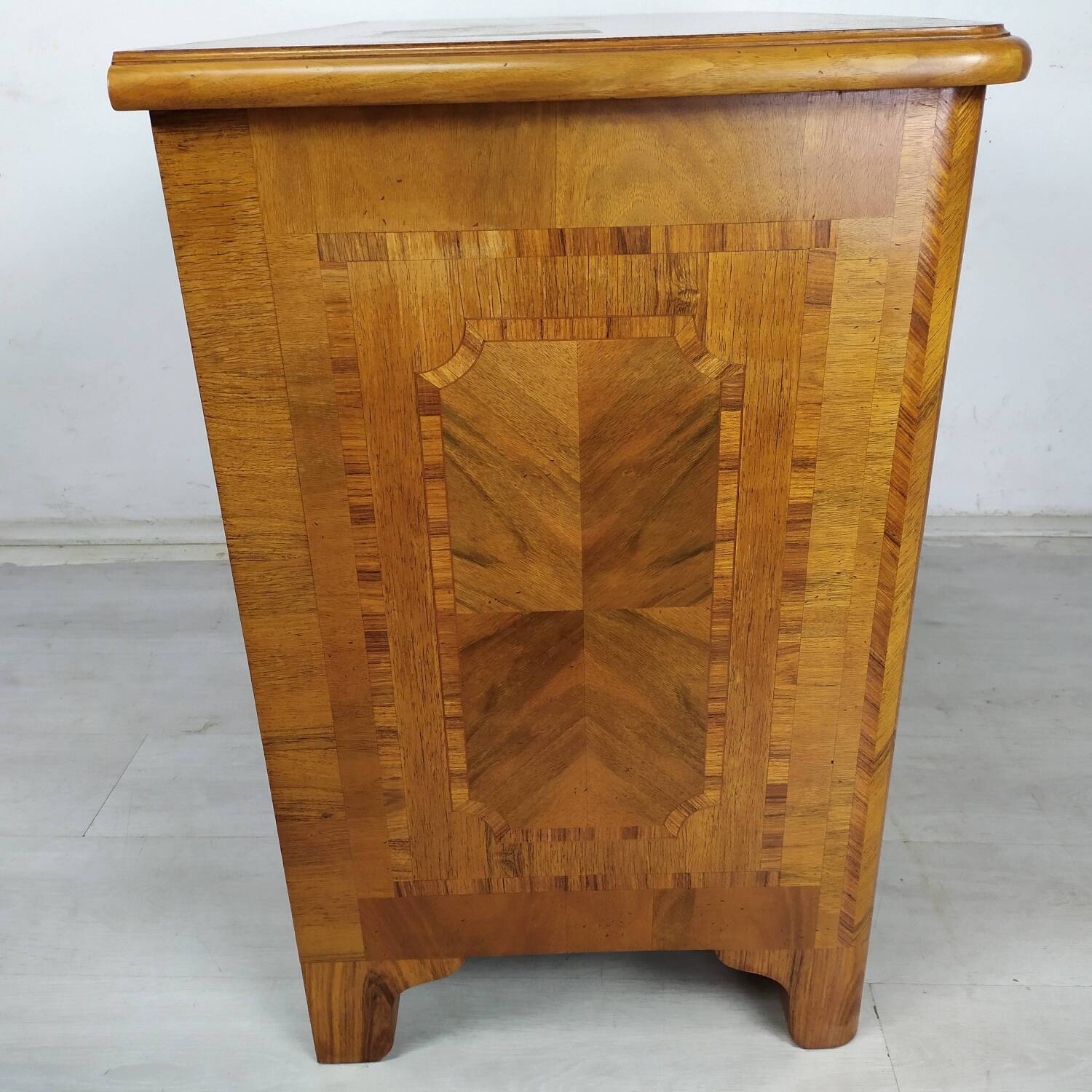 Commode de style marqueterie