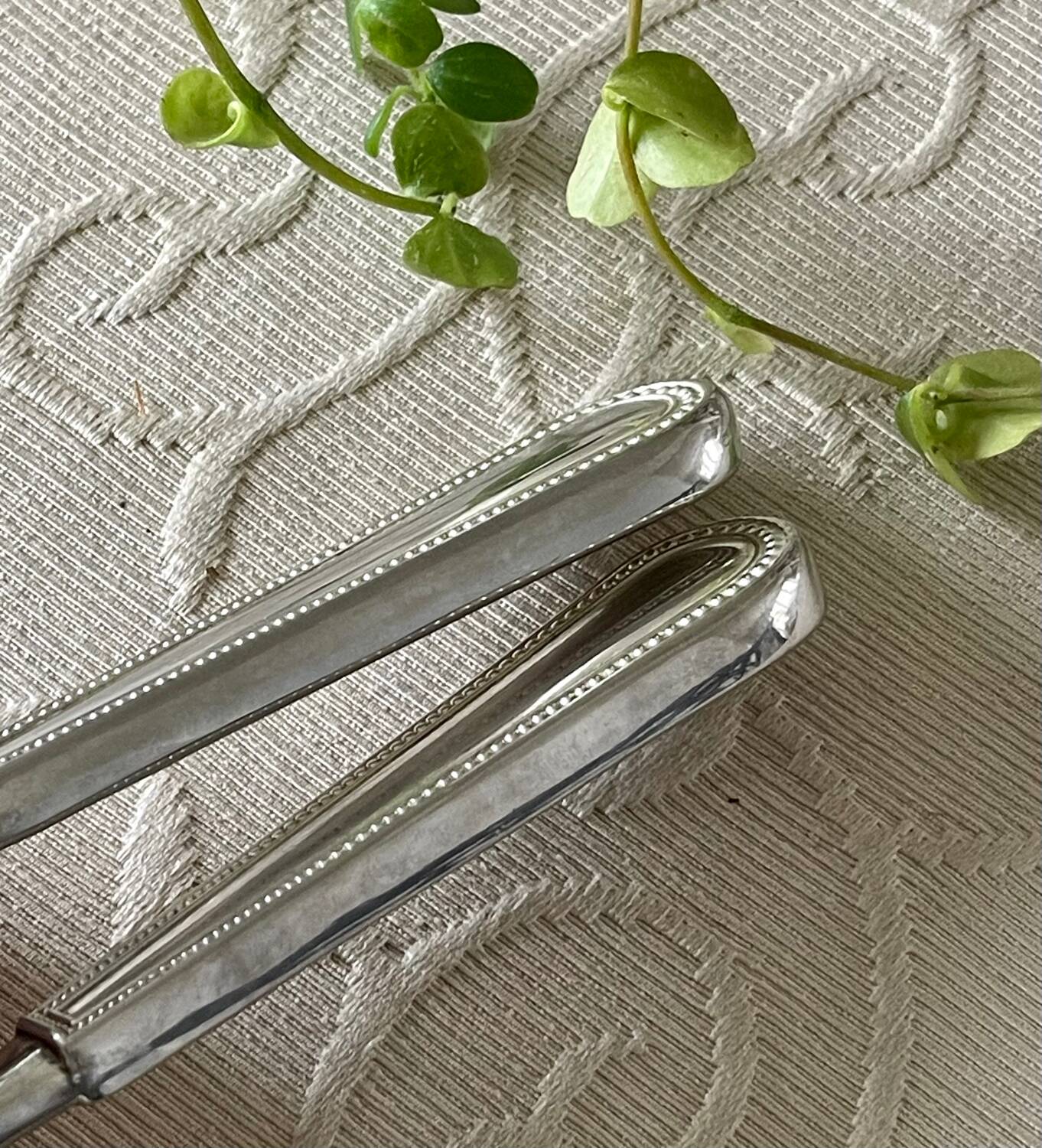 Couverts à salade en maillechort.