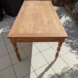 Farm table
