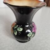 Ancient vase art decoration in ceramic, 11 cm in height.