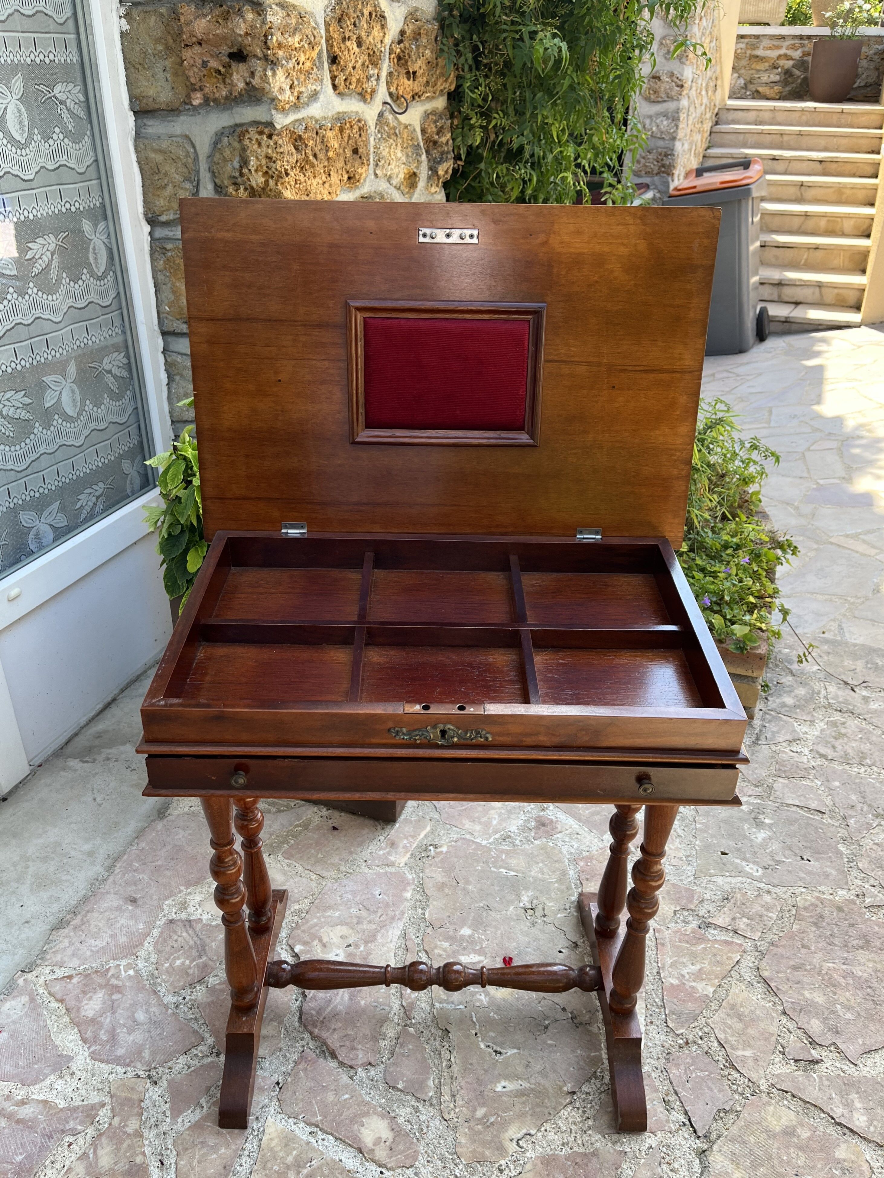 Antique dressing table in inlaid wood