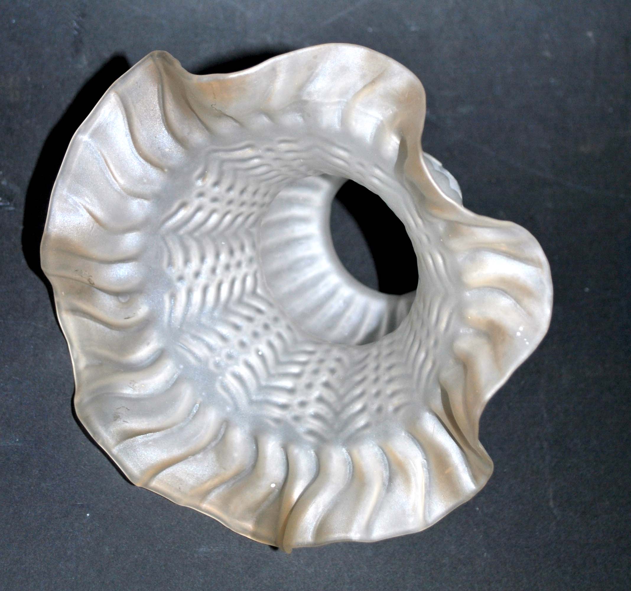 Lamp glass ART DECO - tulip cup in frosted glass molded basketry