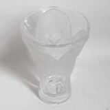 Vase Cristal d'Arques avec papillon relief en verre dépoli  Hauteur 20 cm