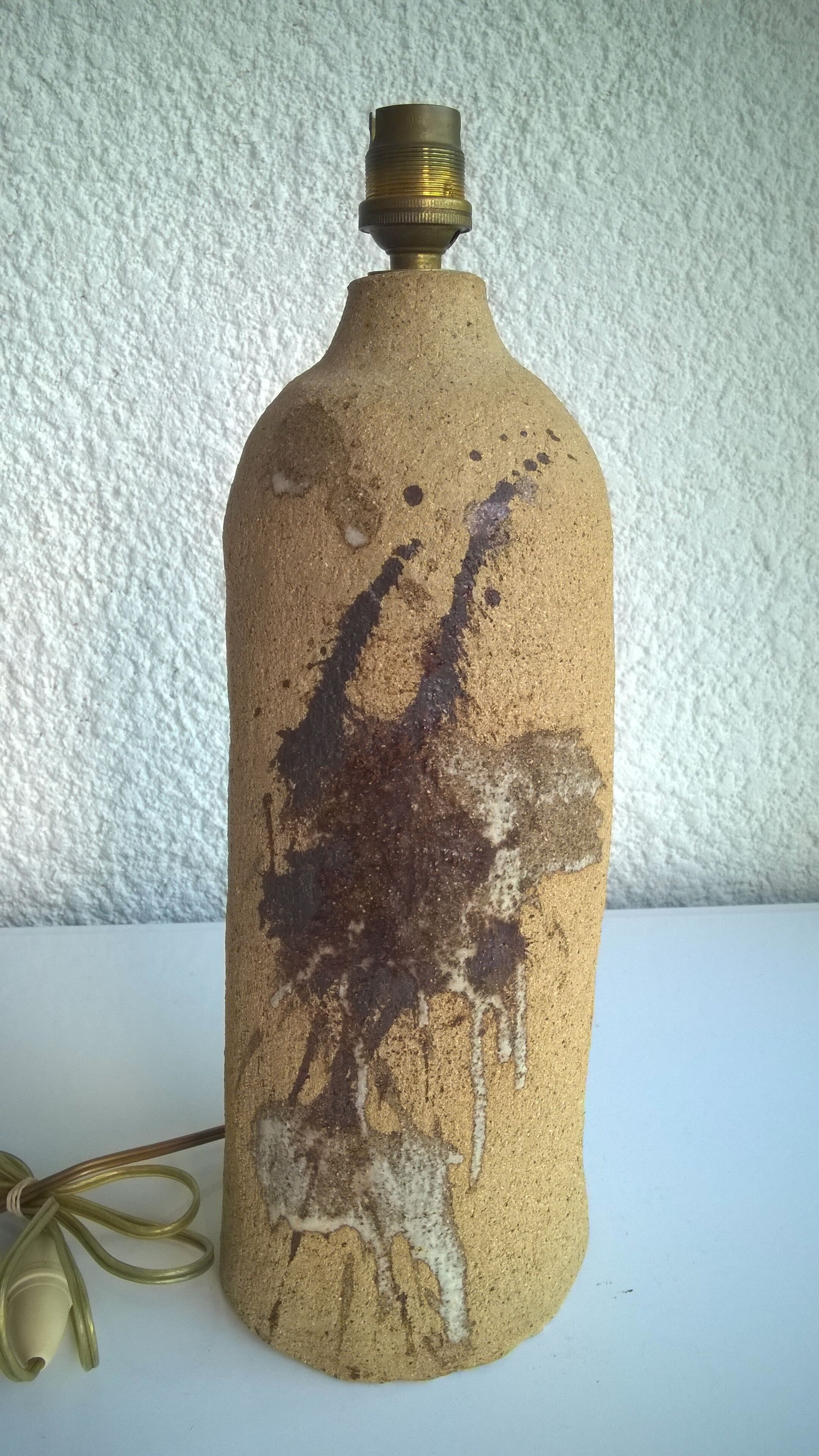 Brutalist sandstone lamp